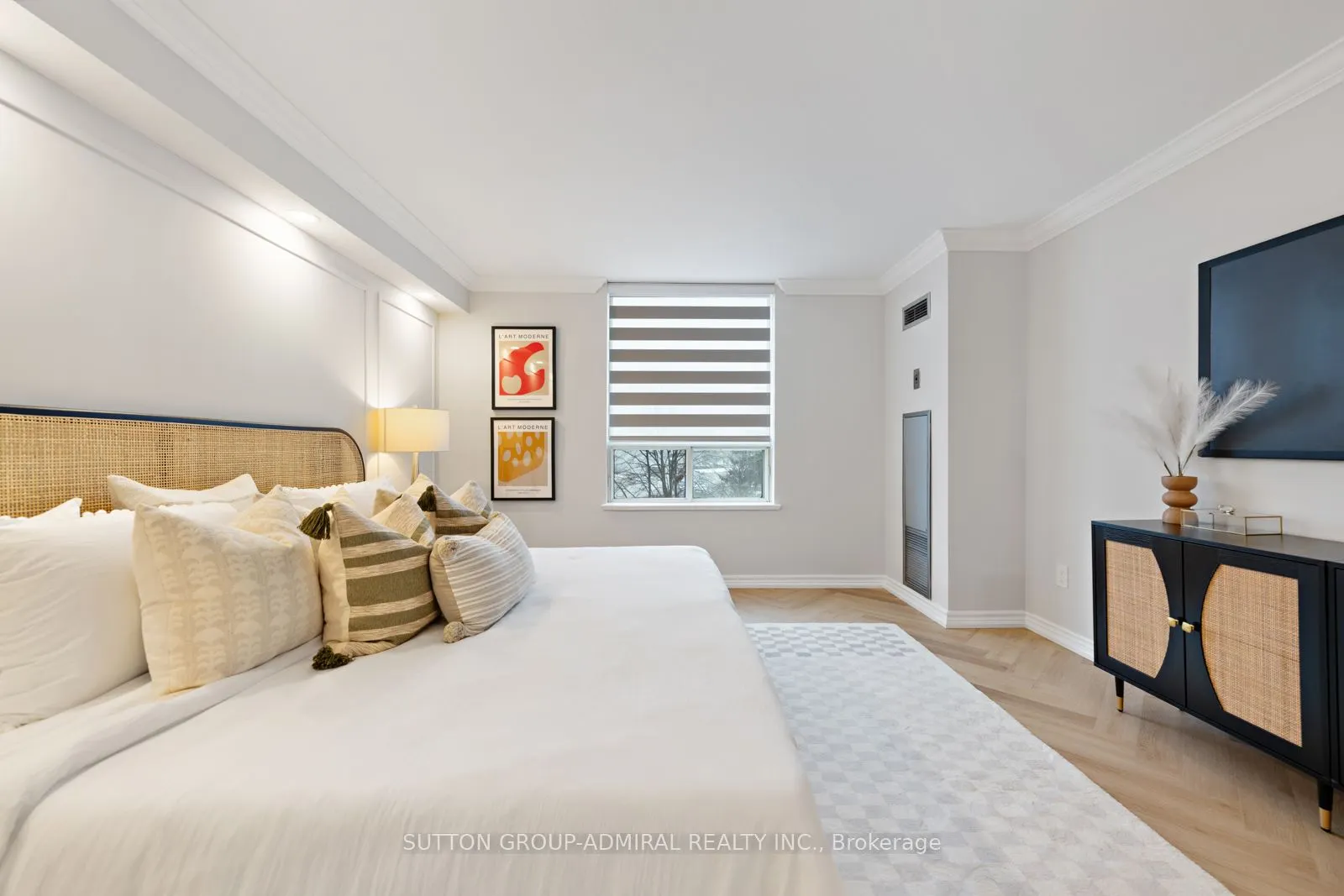 7 Townsgate Drive, #304