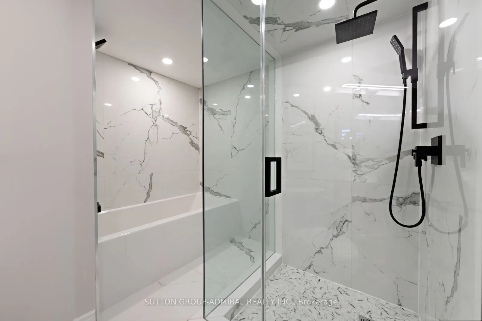 7 Townsgate Drive, #304