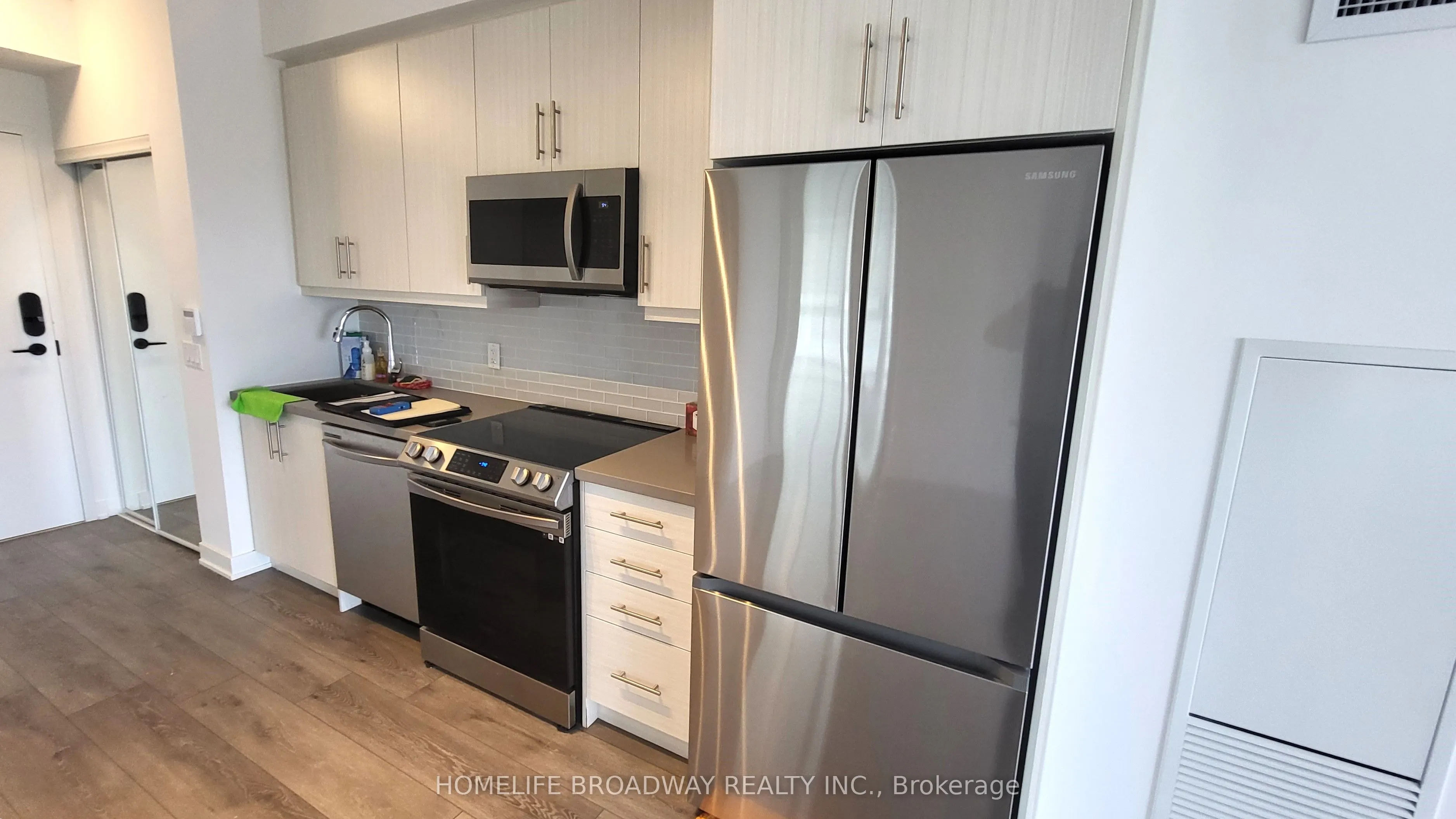 95 Oneida Crescent, #1403