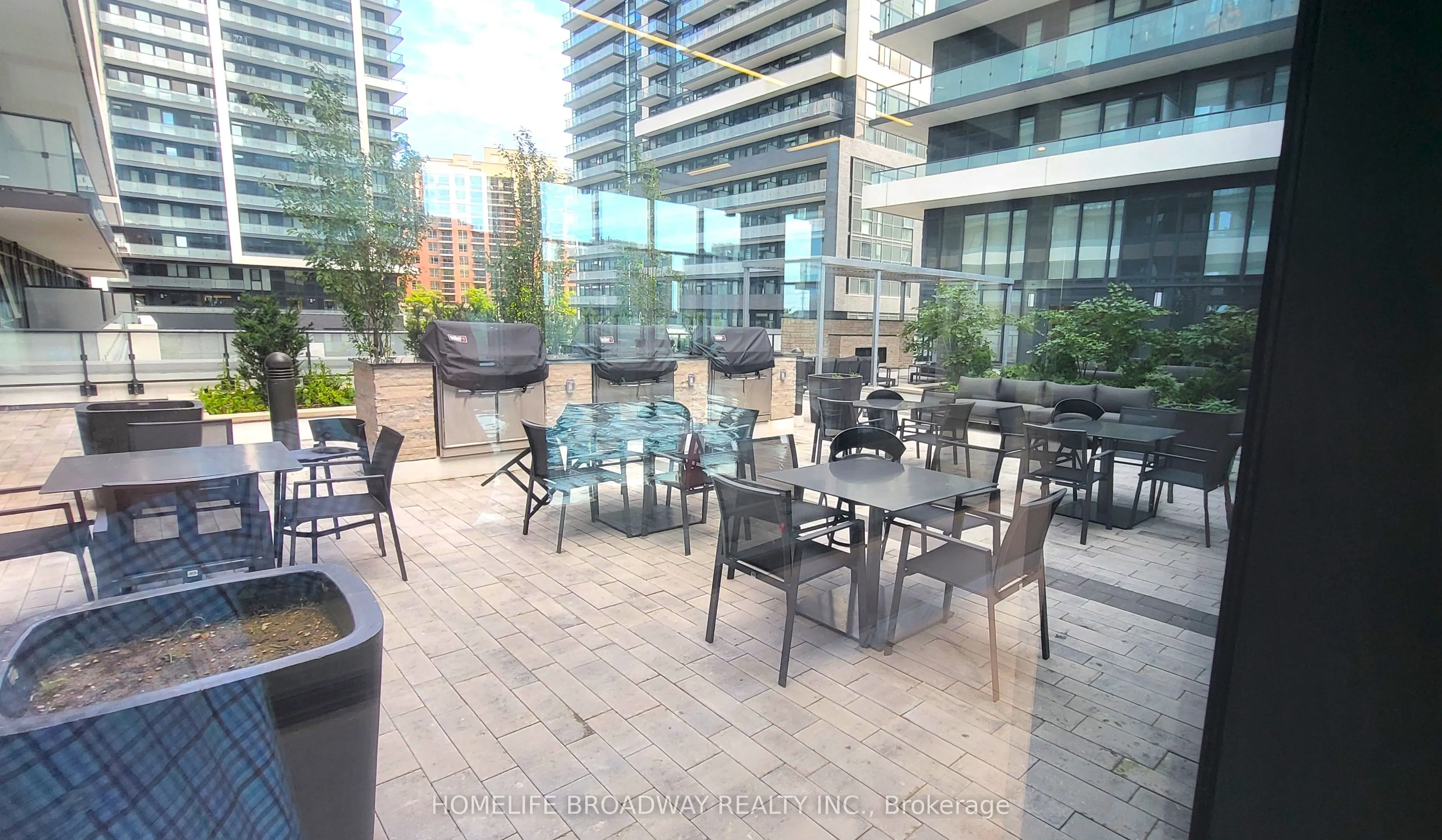 95 Oneida Crescent, #1403