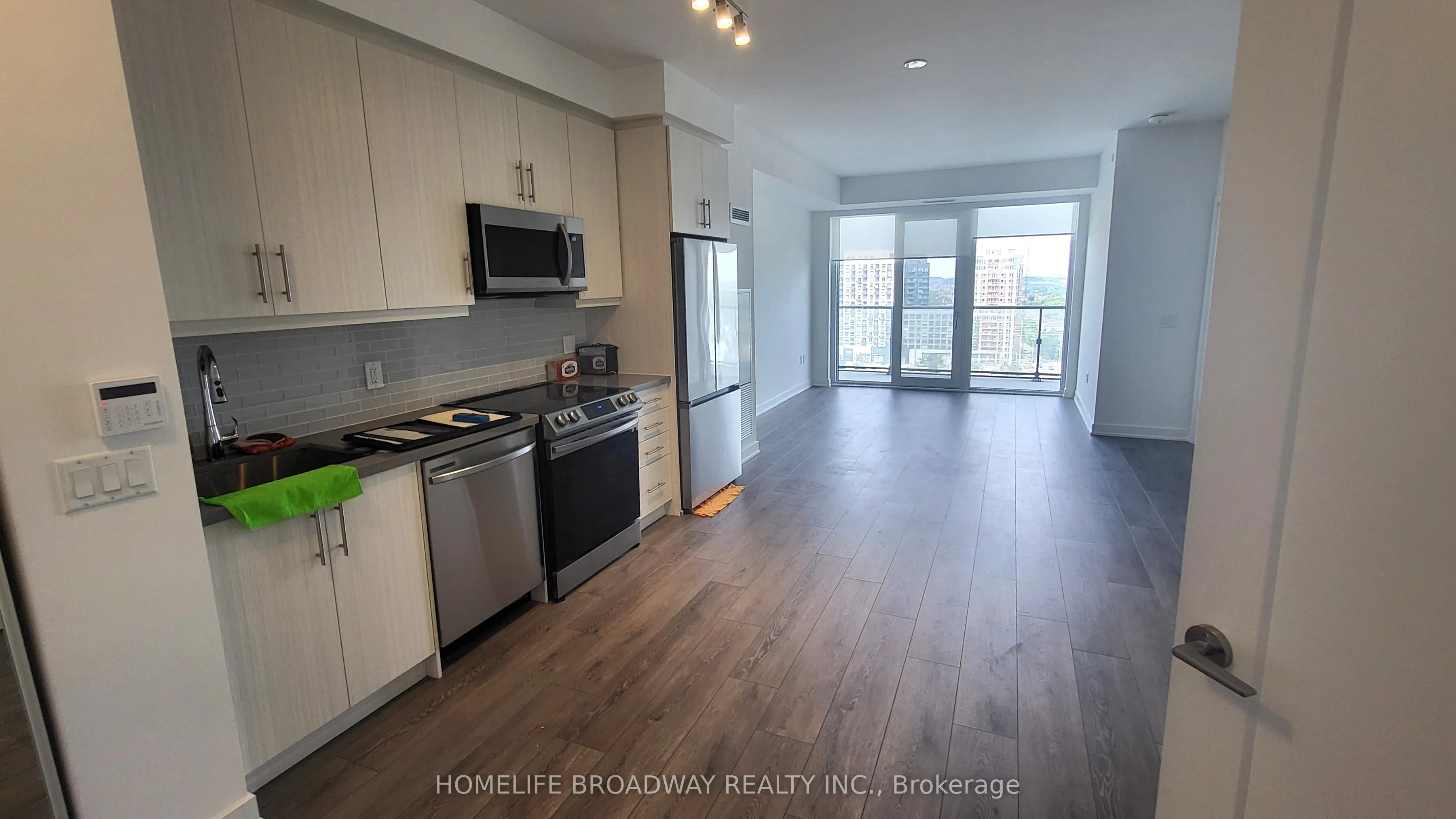 95 Oneida Crescent, #1403