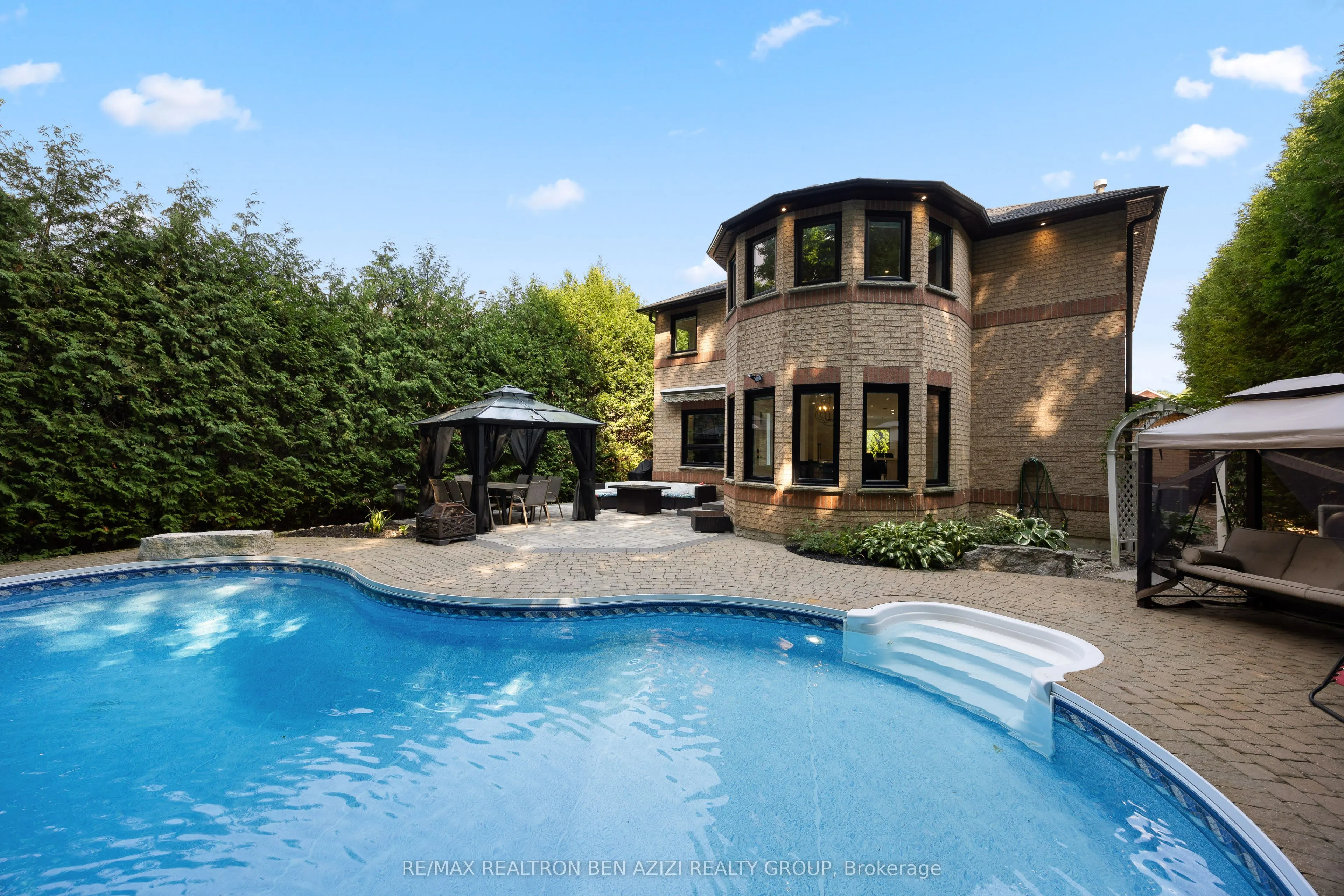 78 Charing Crescent