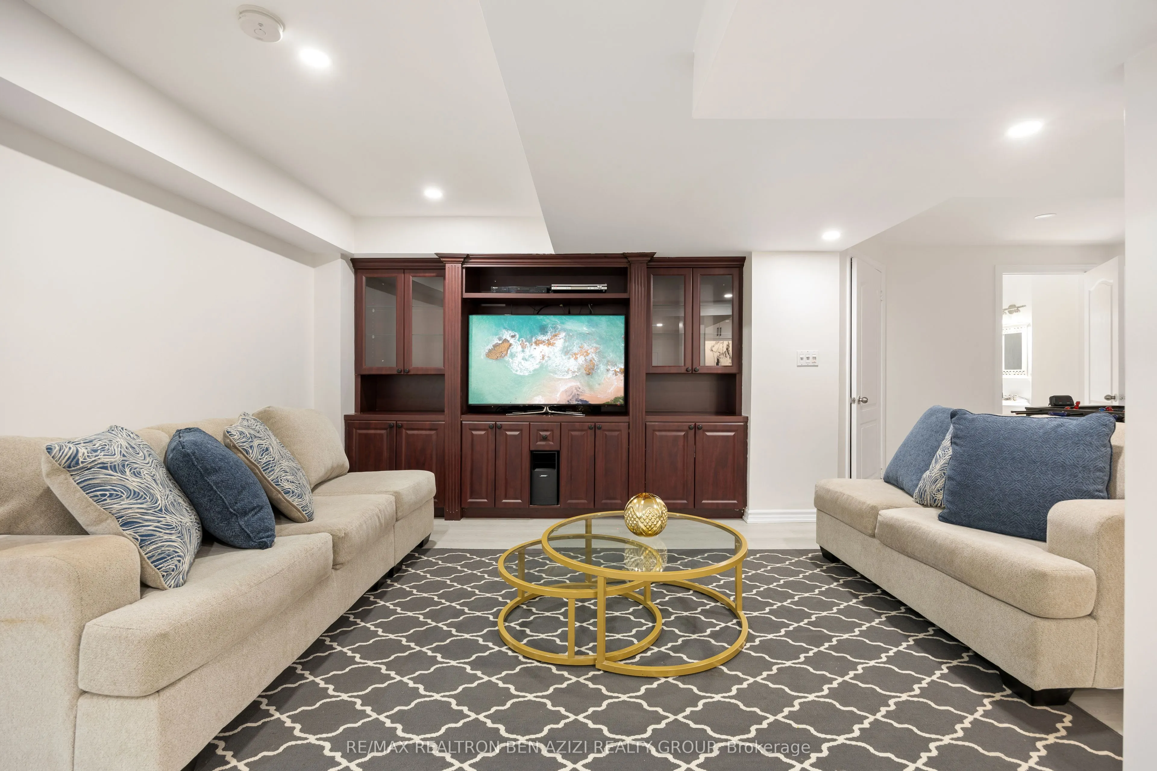 78 Charing Crescent