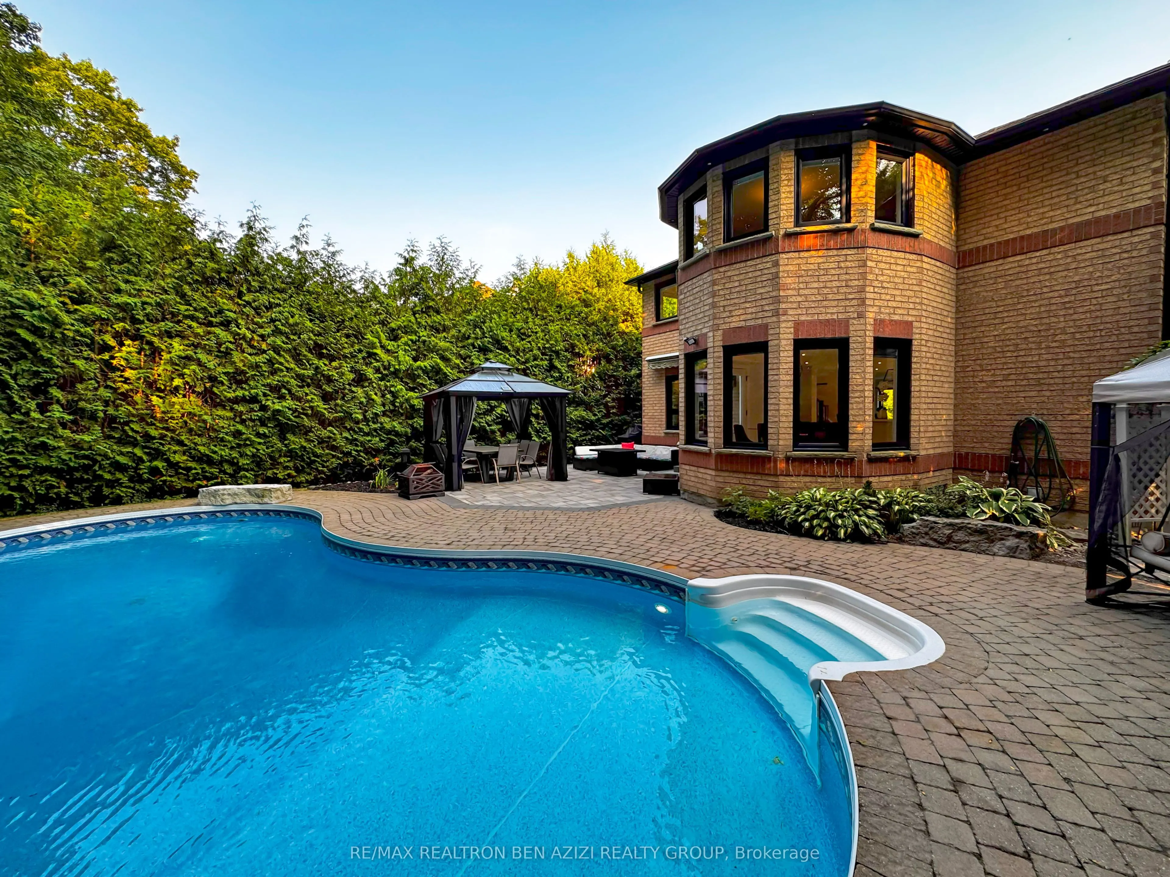 78 Charing Crescent