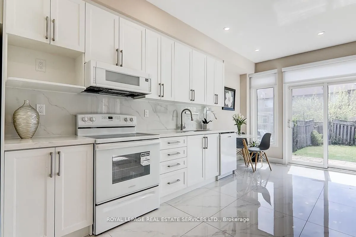 17 Venture Avenue