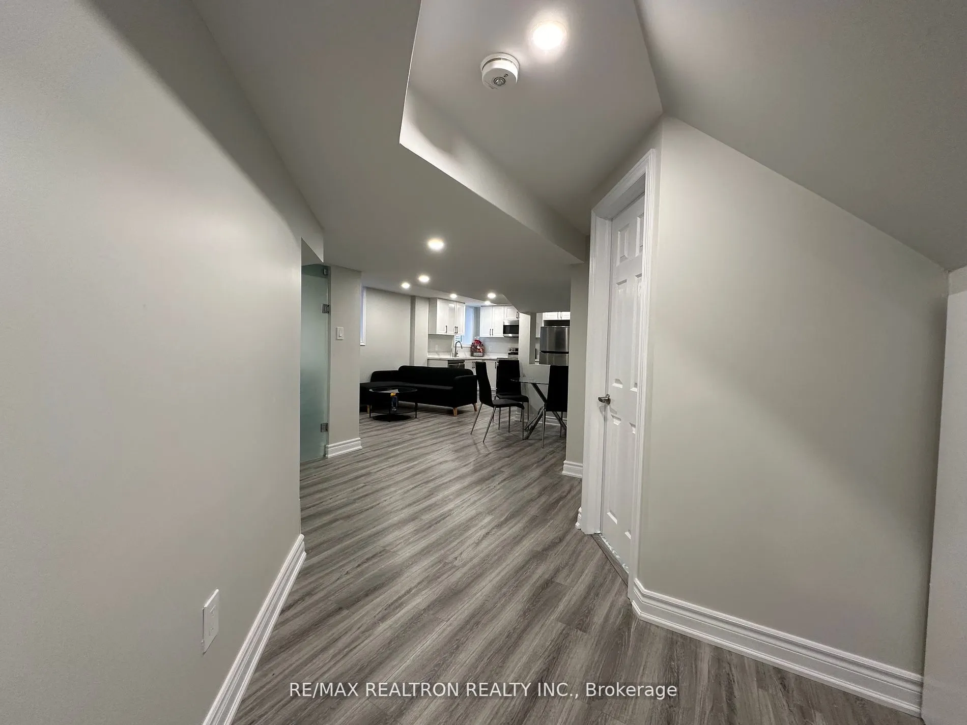 82 Laurier Avenue