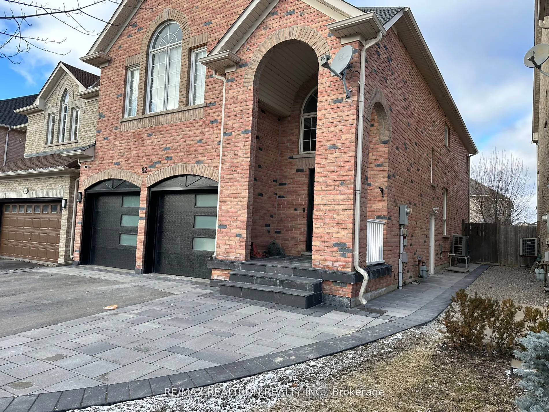 82 Laurier Avenue