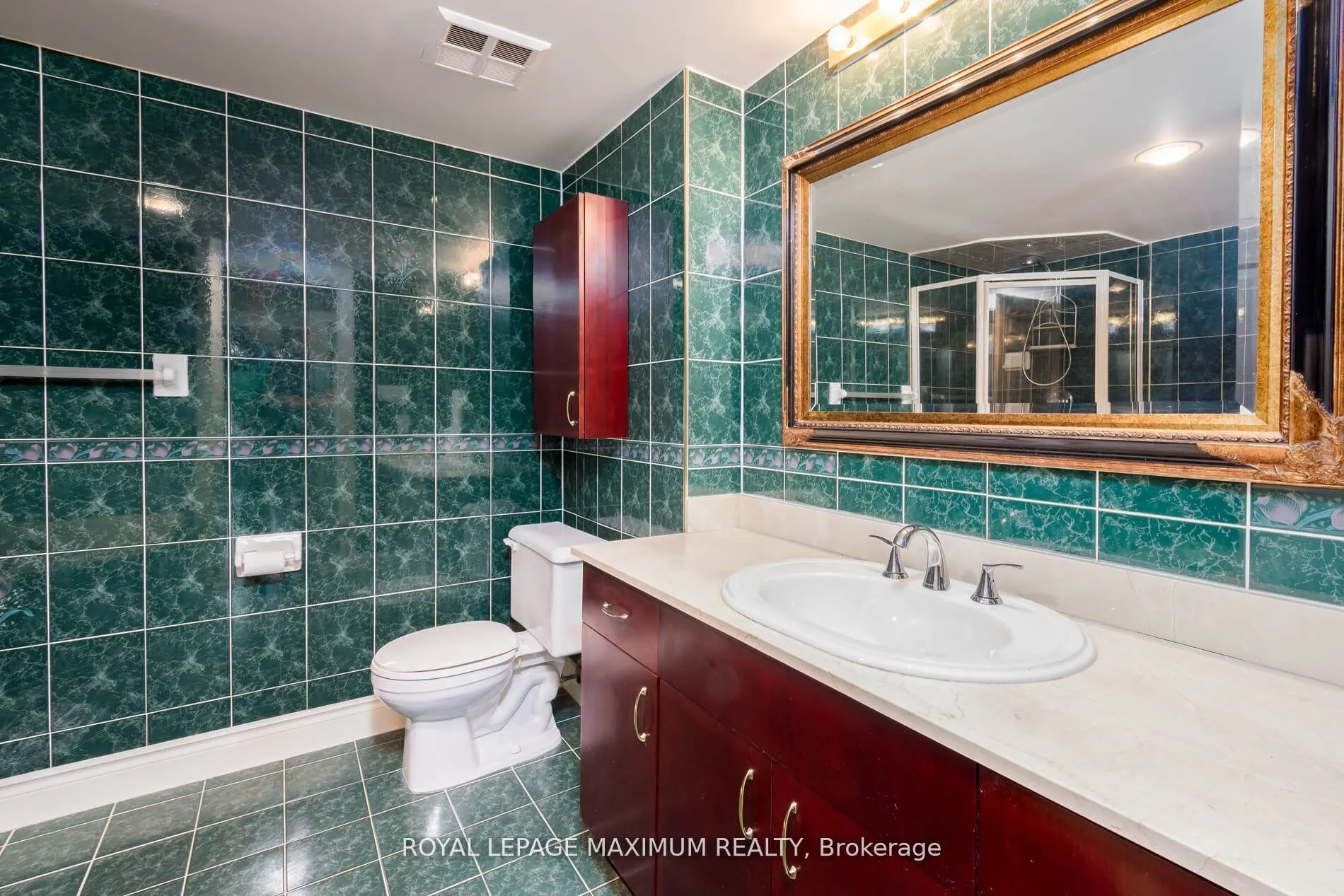 121 Woodbridge Avenue, #404