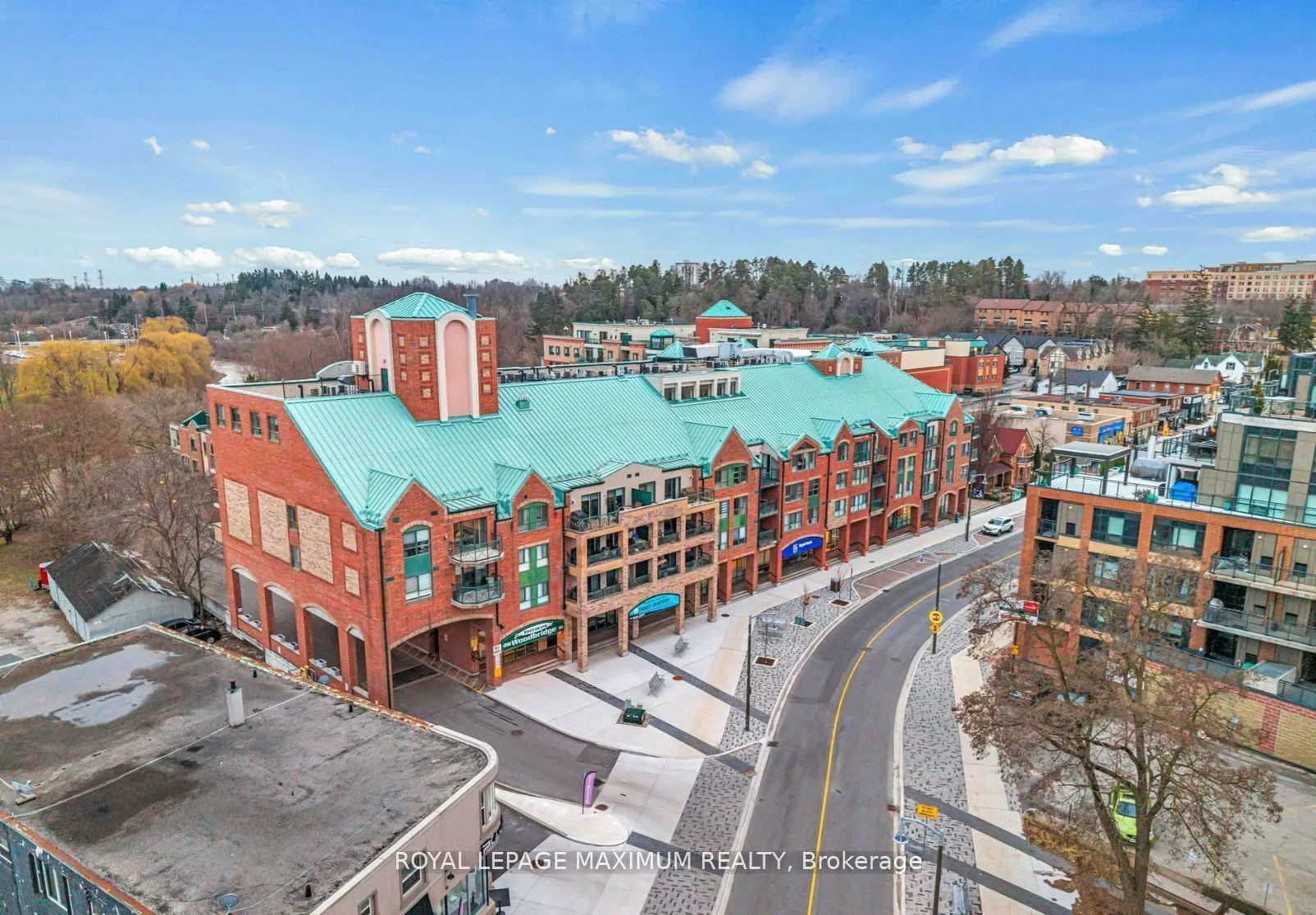121 Woodbridge Avenue, #404