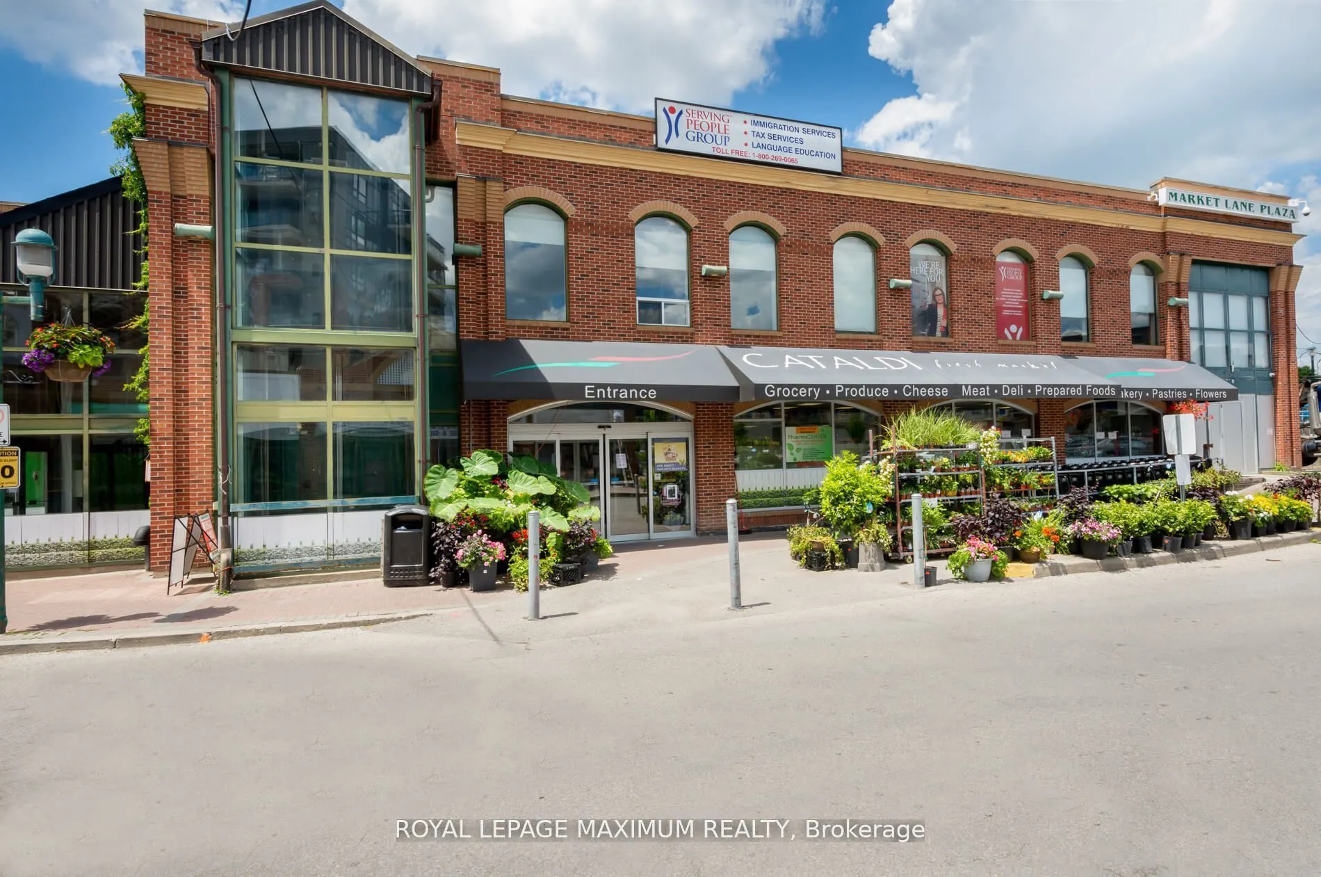 121 Woodbridge Avenue, #404
