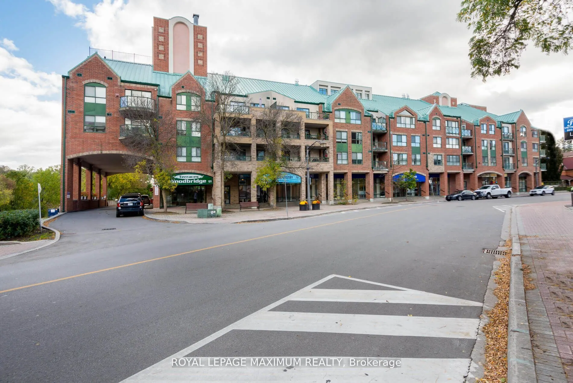 121 Woodbridge Avenue, #404