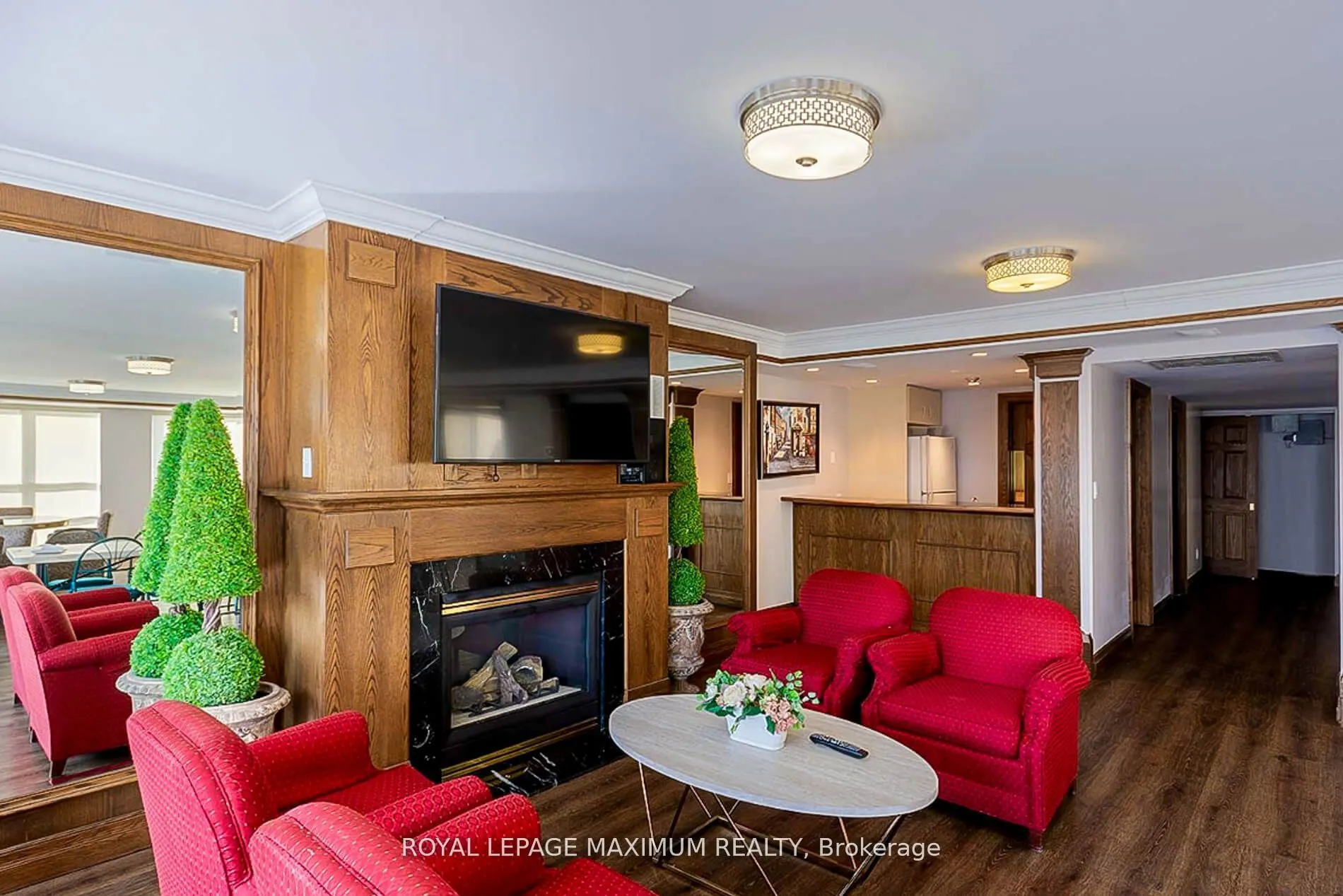 121 Woodbridge Avenue, #404