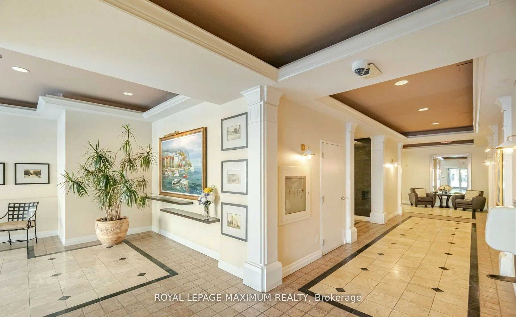 121 Woodbridge Avenue, #404