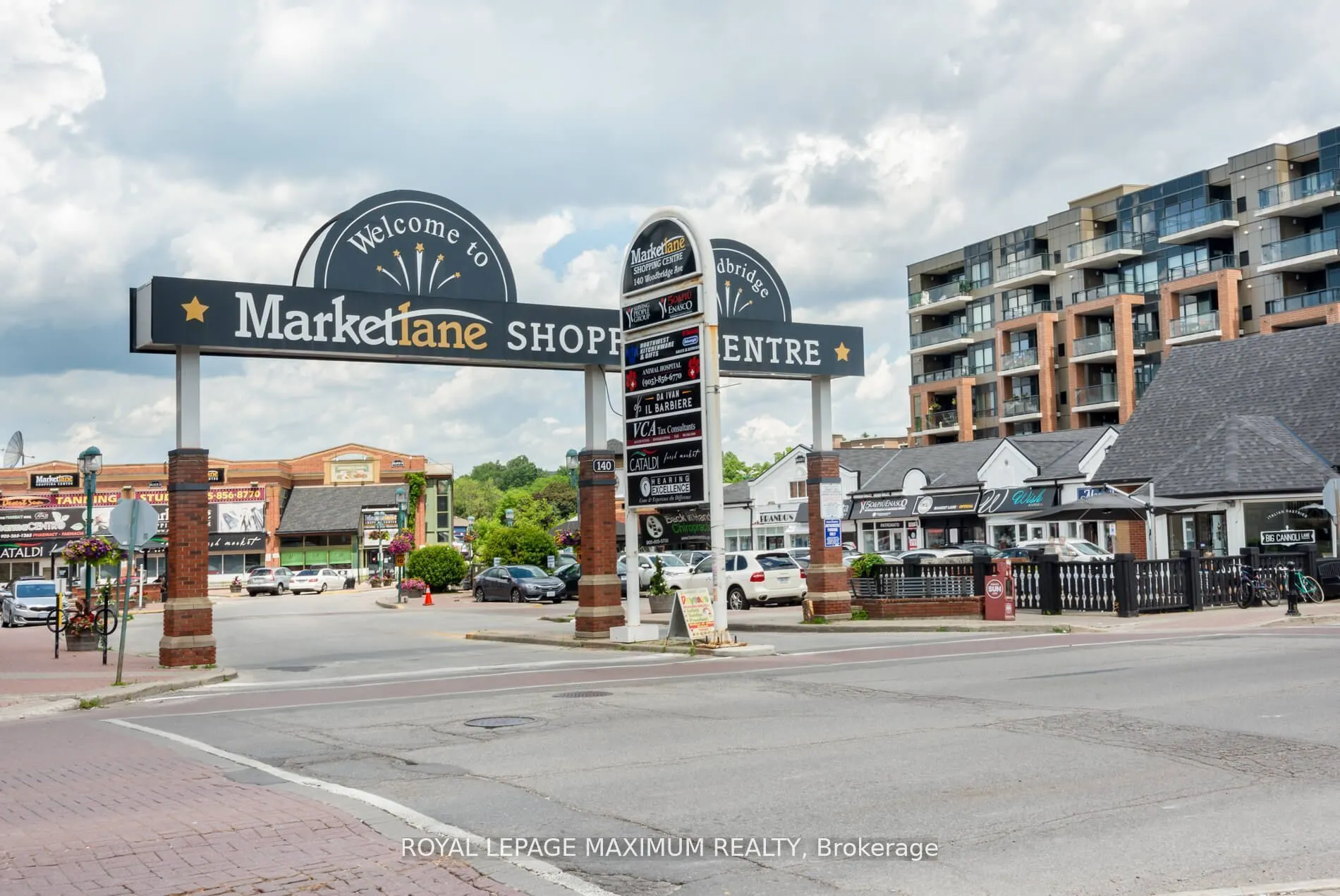 121 Woodbridge Avenue, #404