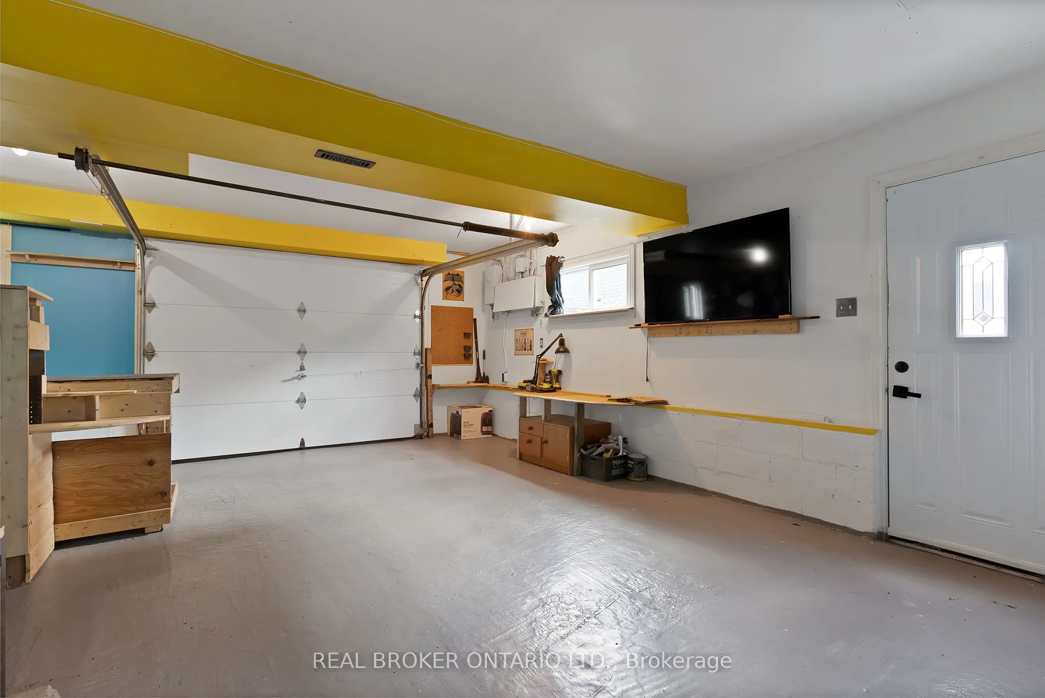 1036 Metro Road N