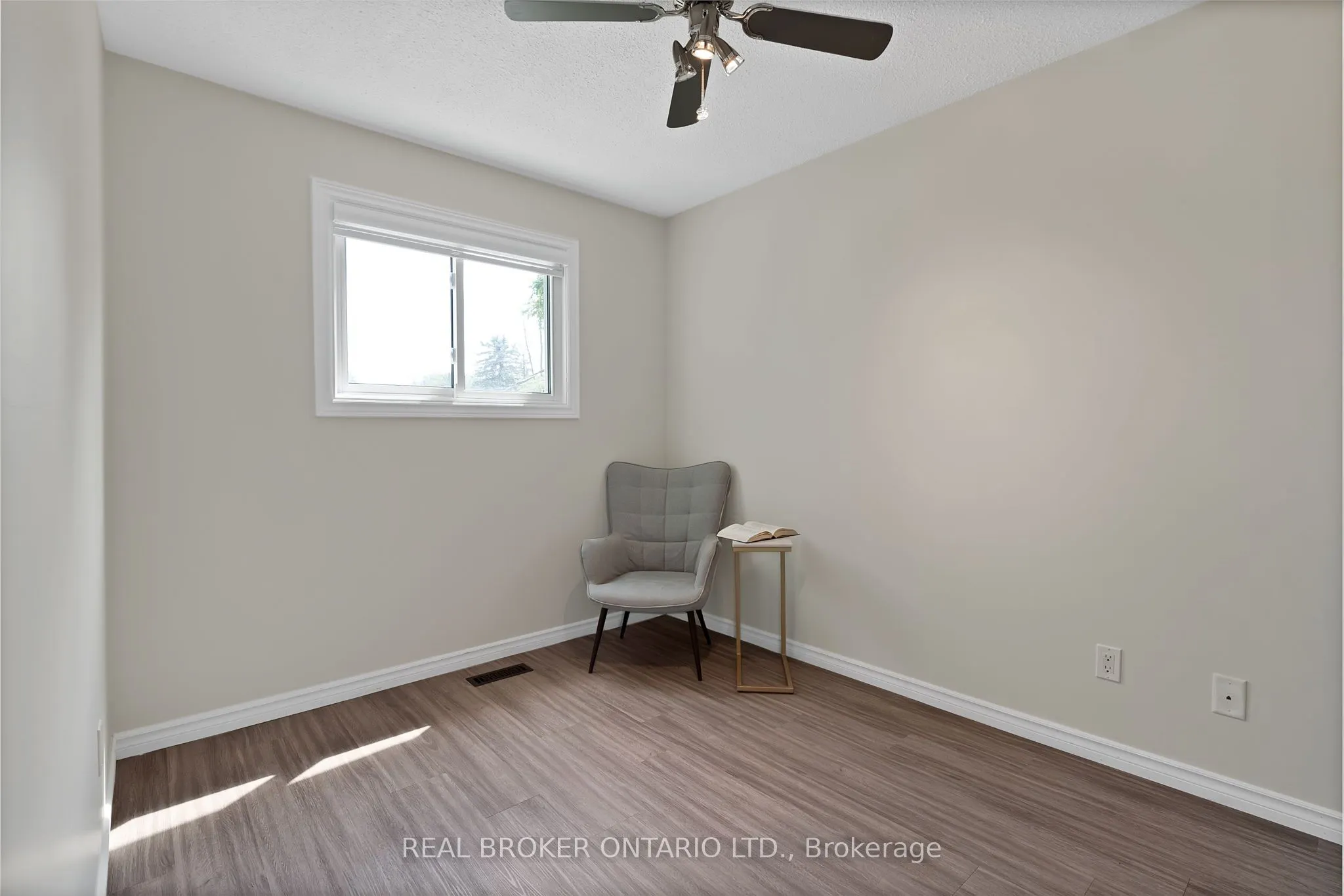 1036 Metro Road N