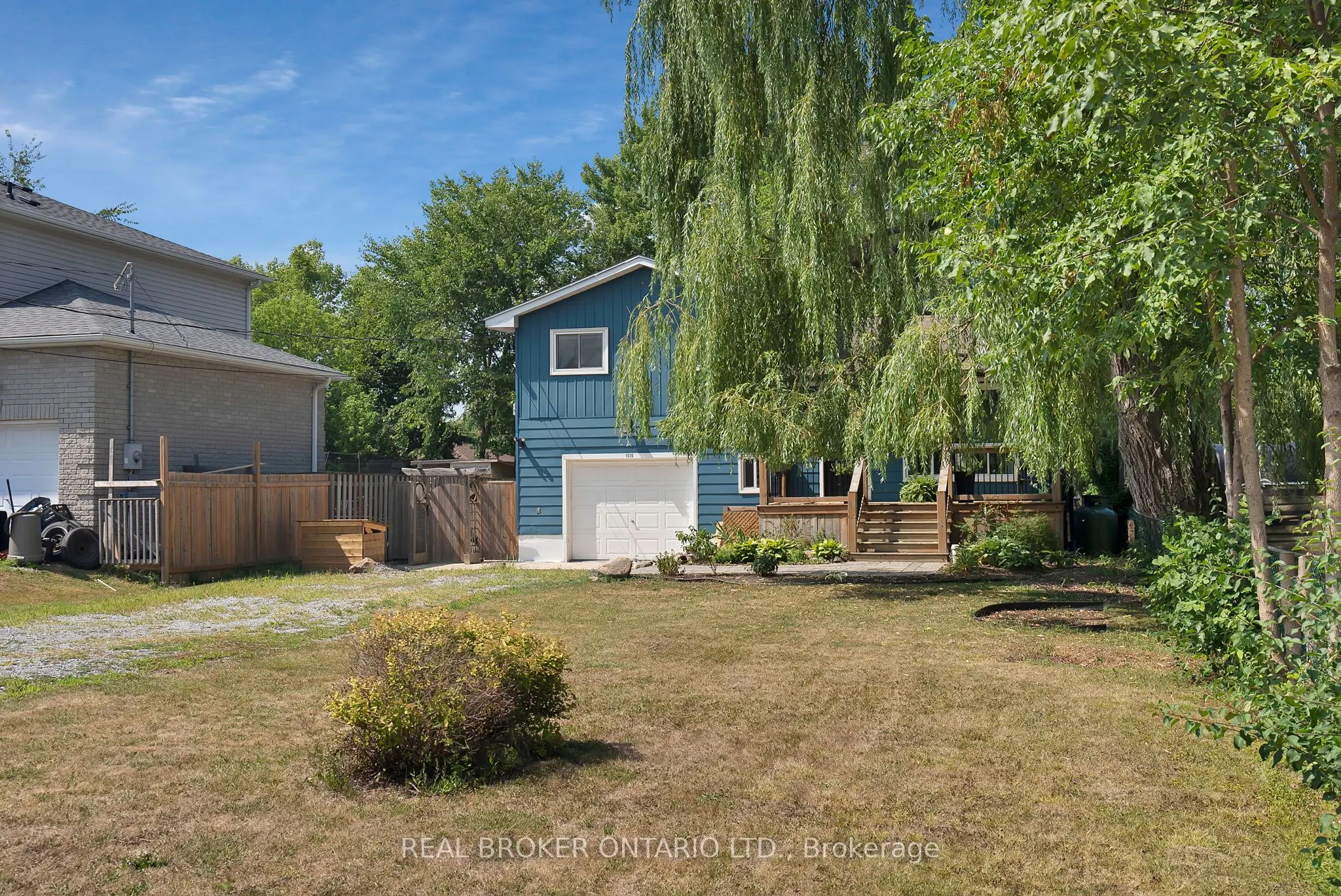 1036 Metro Road N