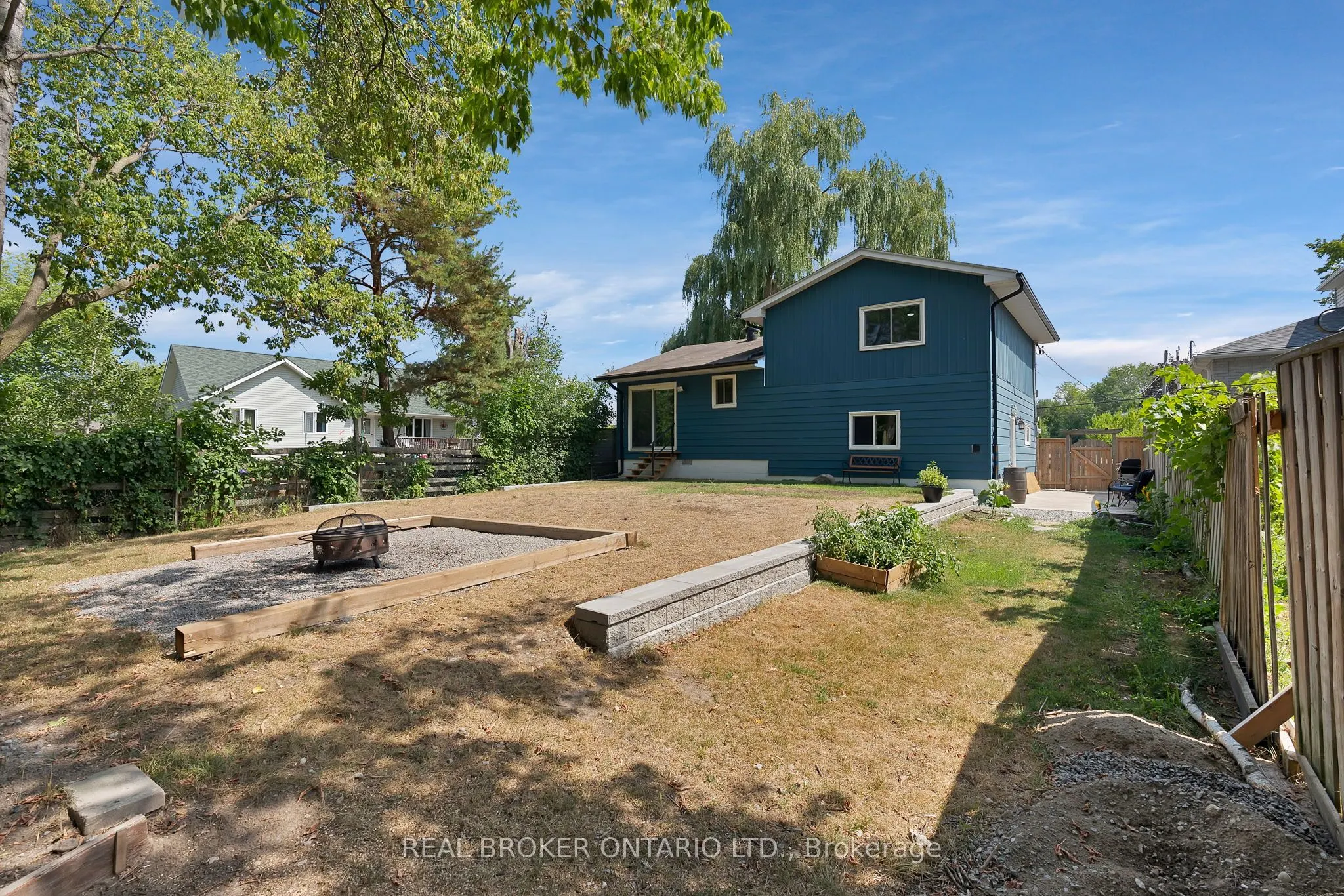 1036 Metro Road N