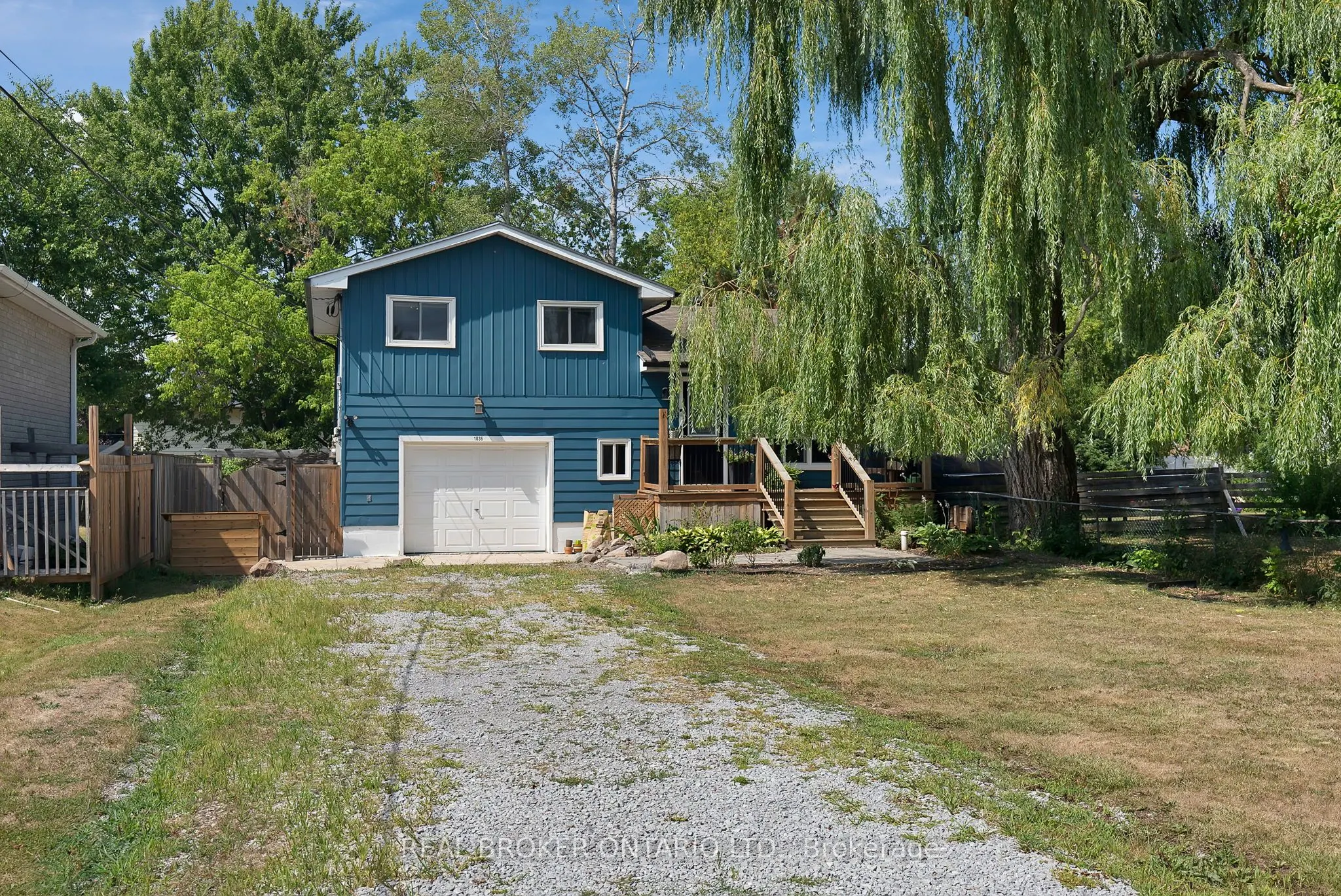 1036 Metro Road N
