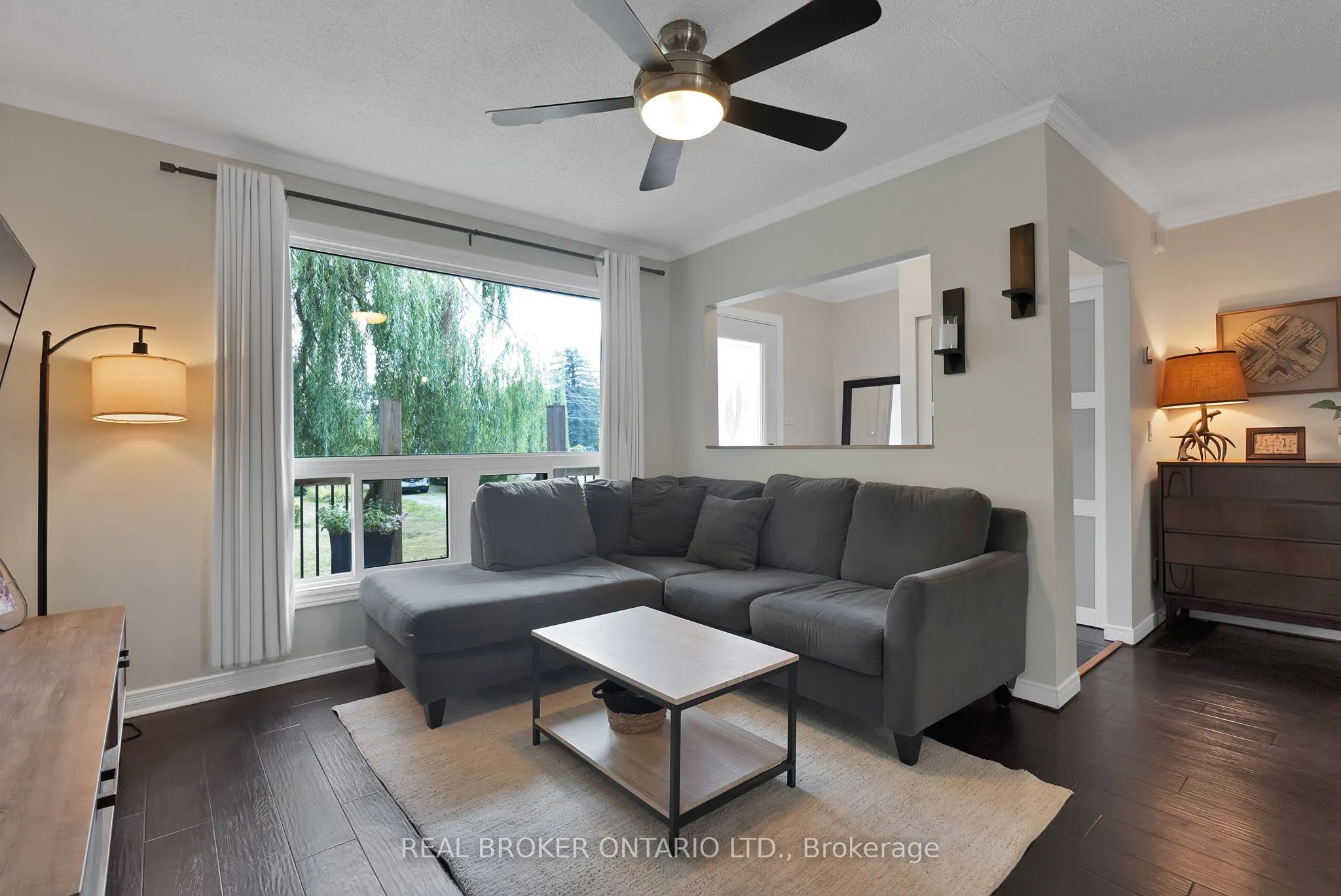 1036 Metro Road N