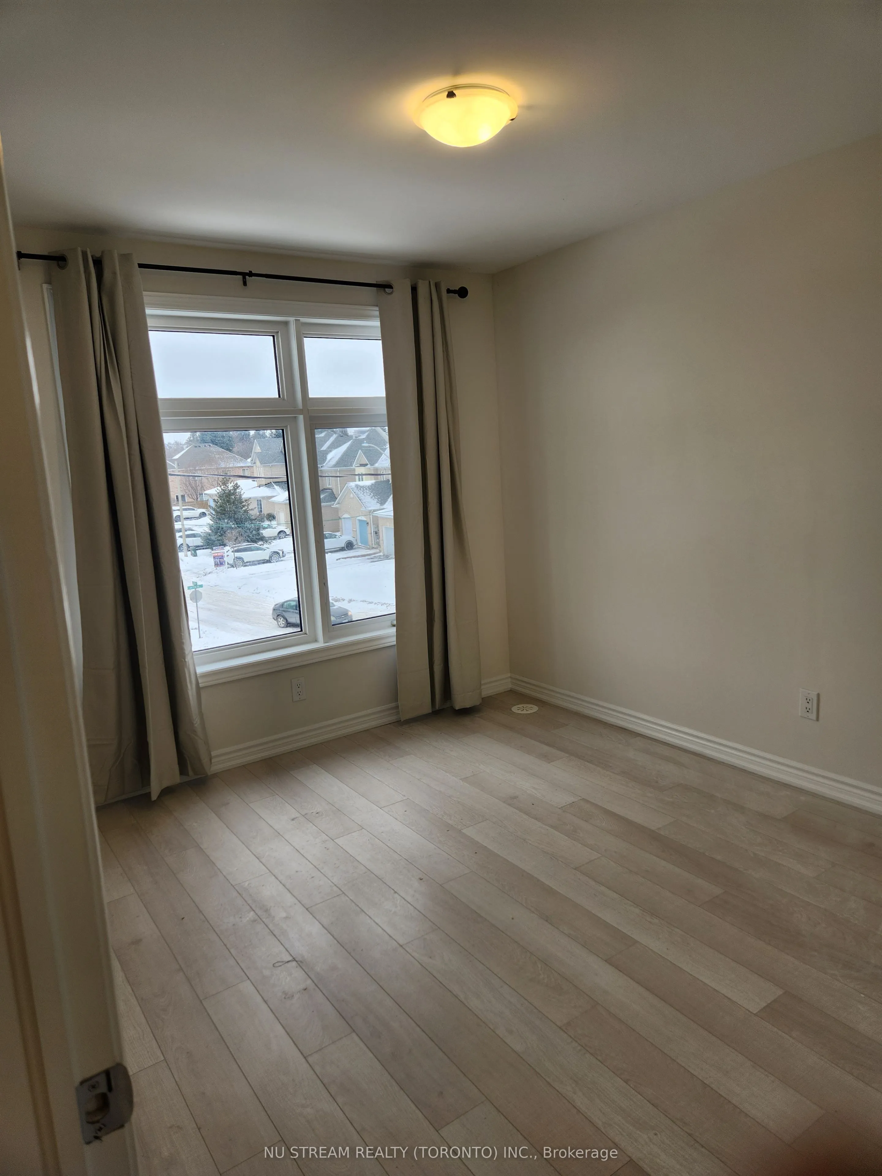 28 James Noble Lane, #28