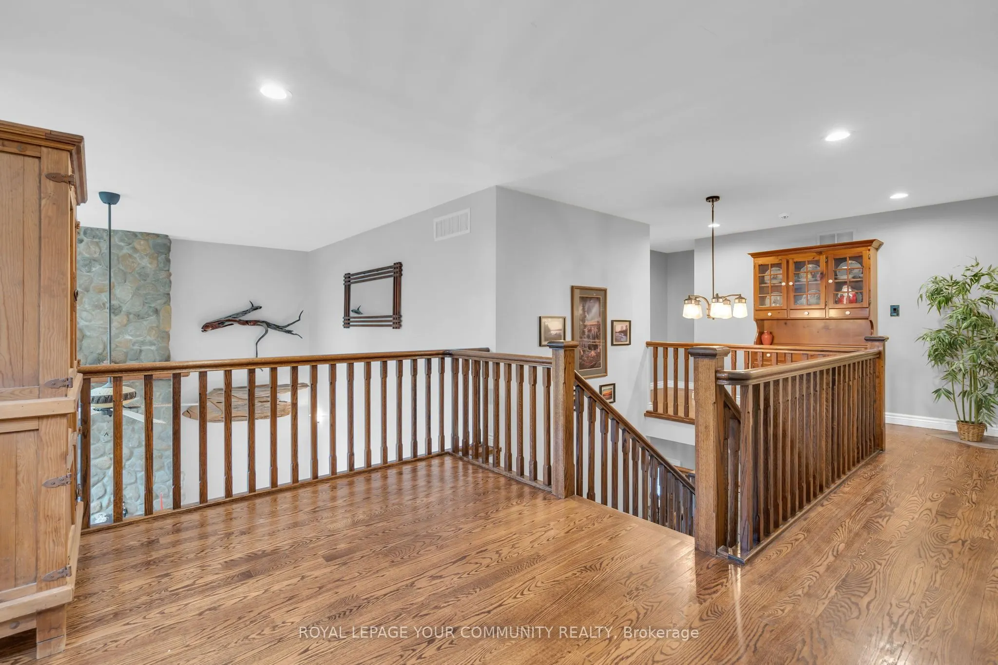 515 Lake Drive E