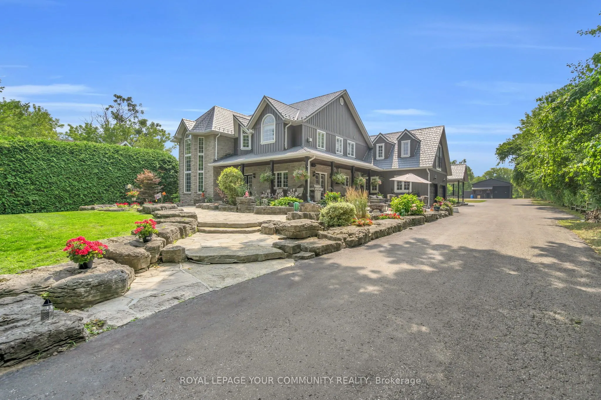 515 Lake Drive E