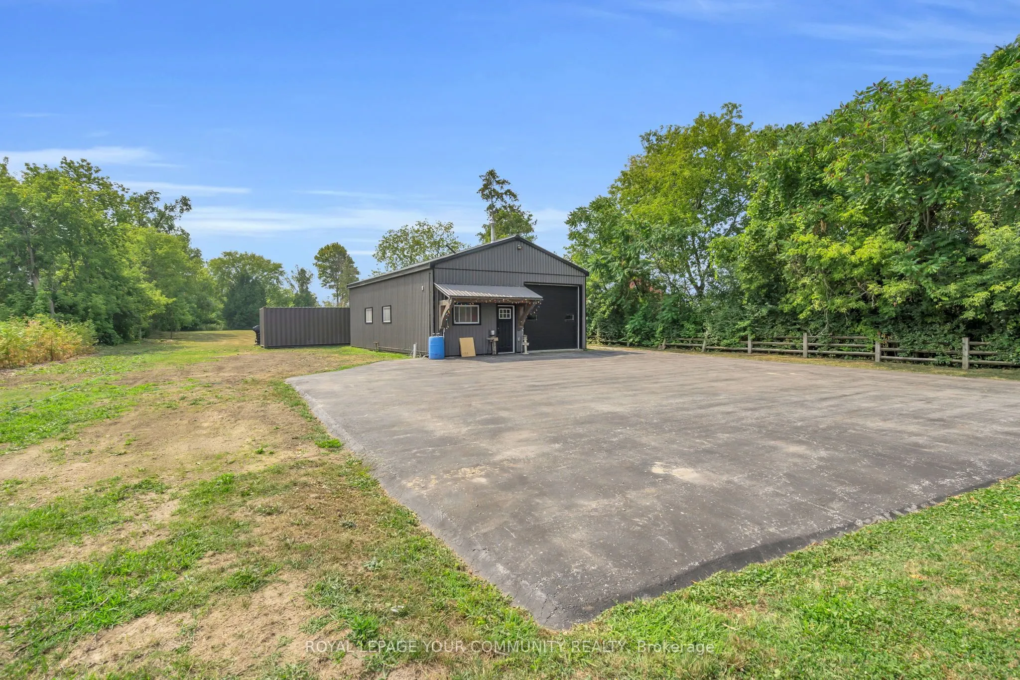 515 Lake Drive E