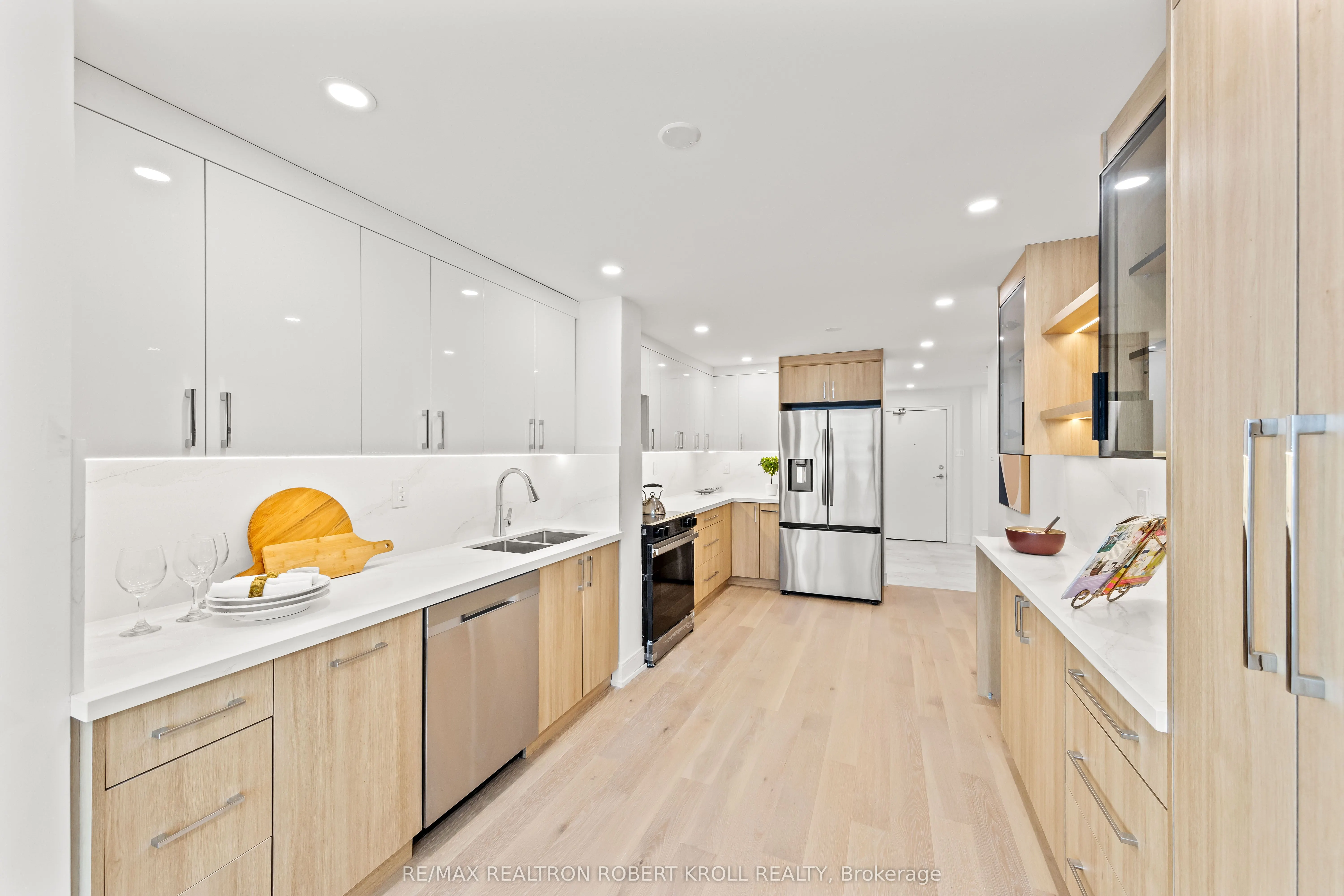7300 Yonge Street, #210