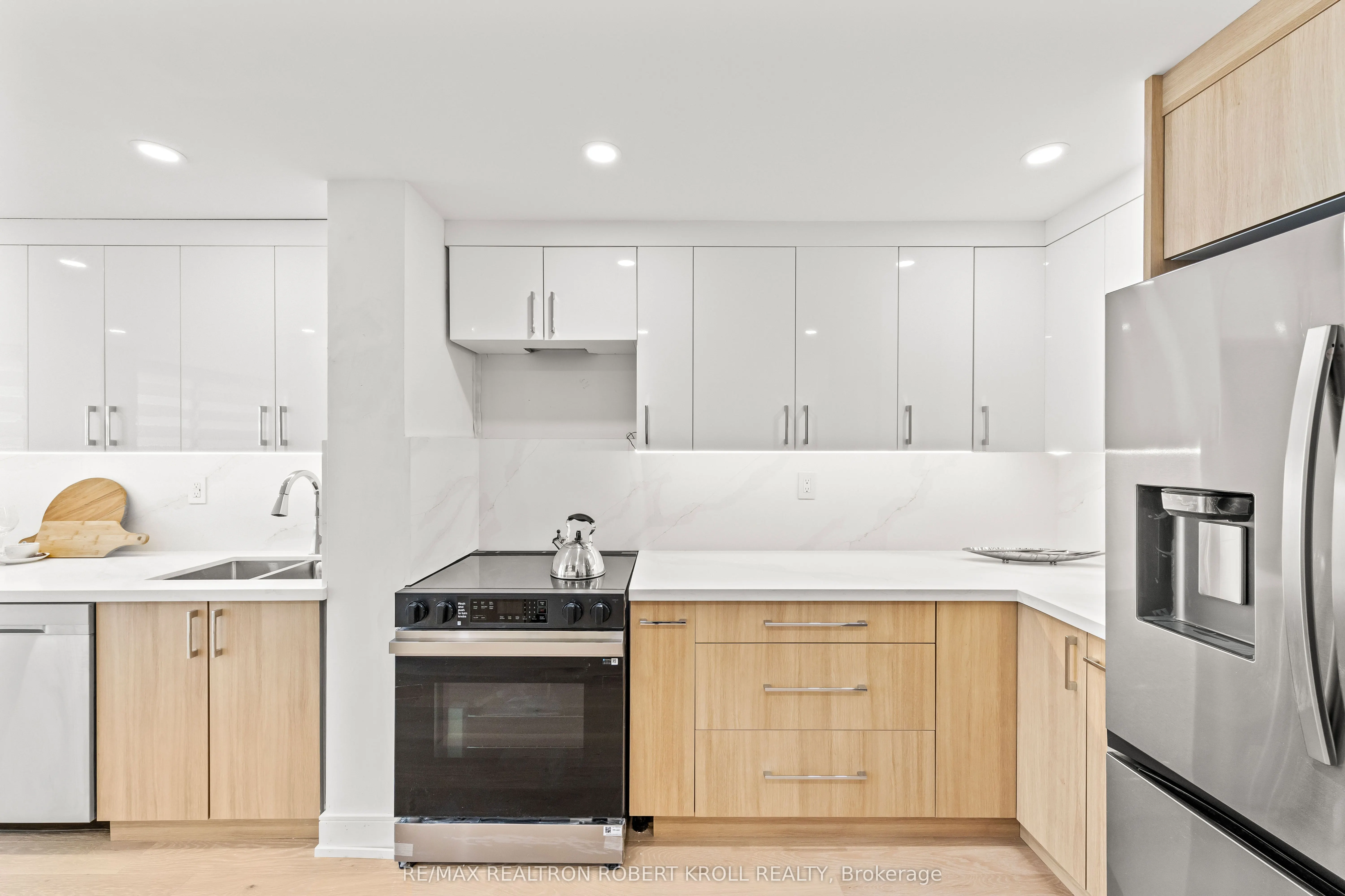 7300 Yonge Street, #210