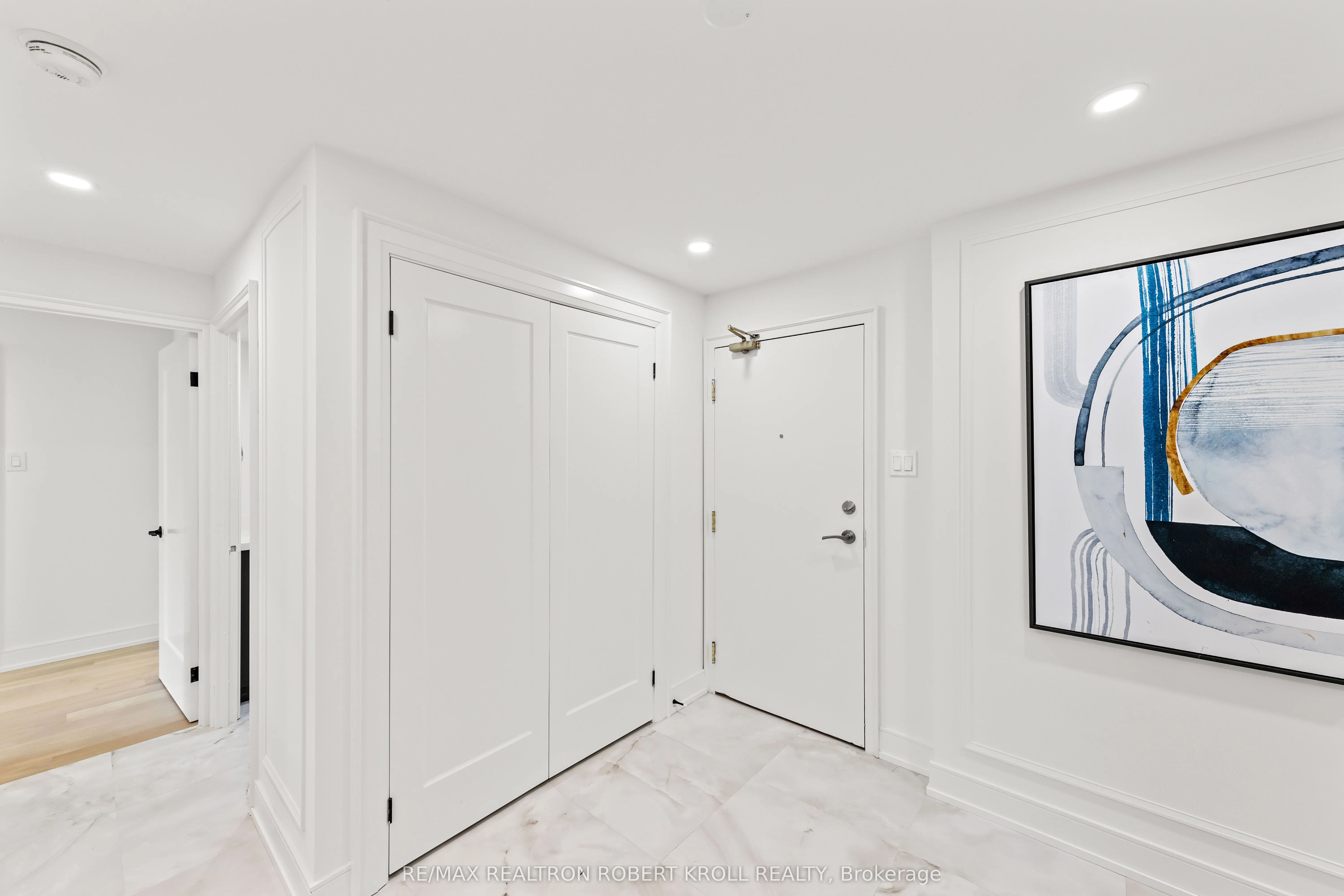 7300 Yonge Street, #210