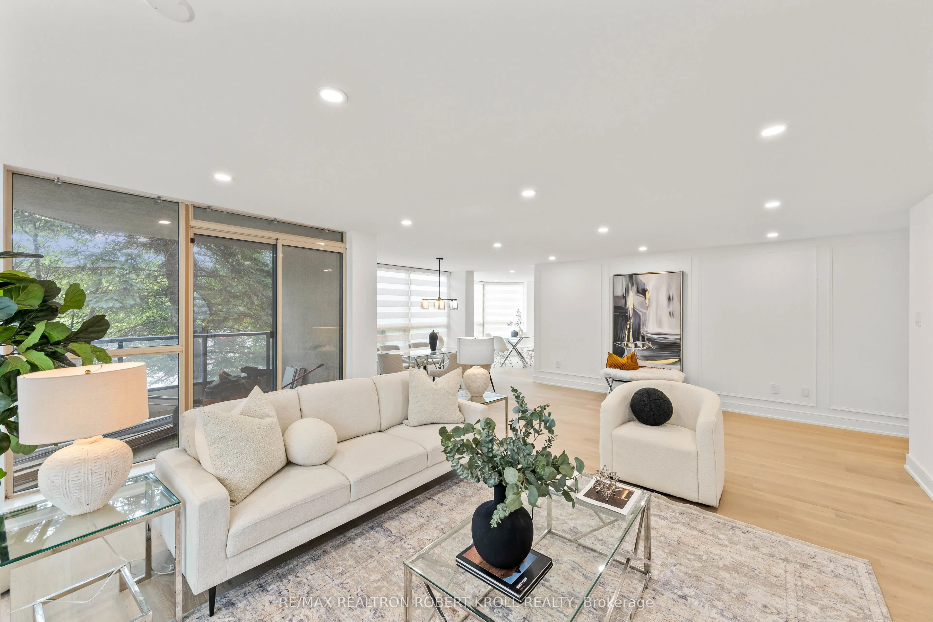 7300 Yonge Street, #210