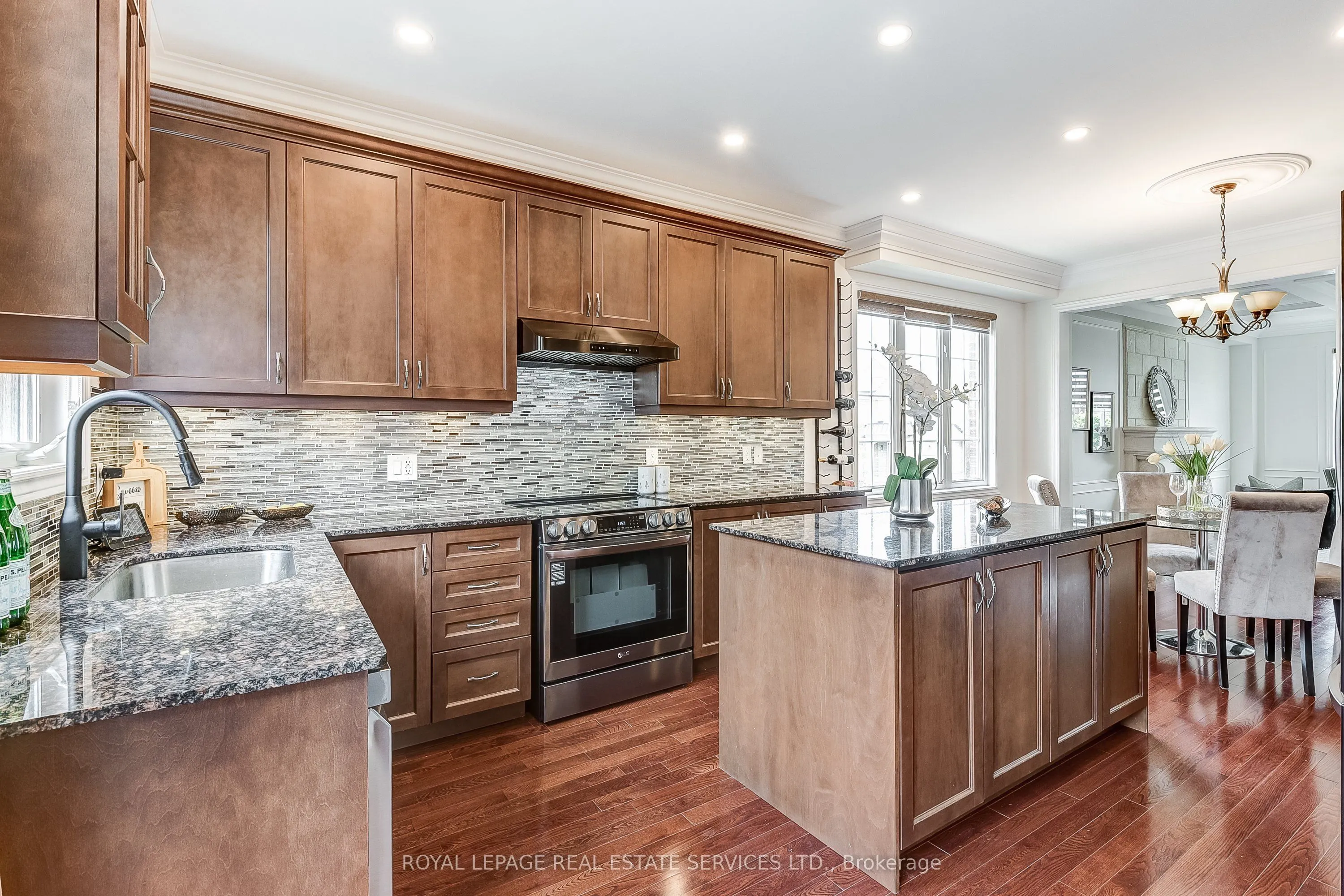 2 Pelister Drive