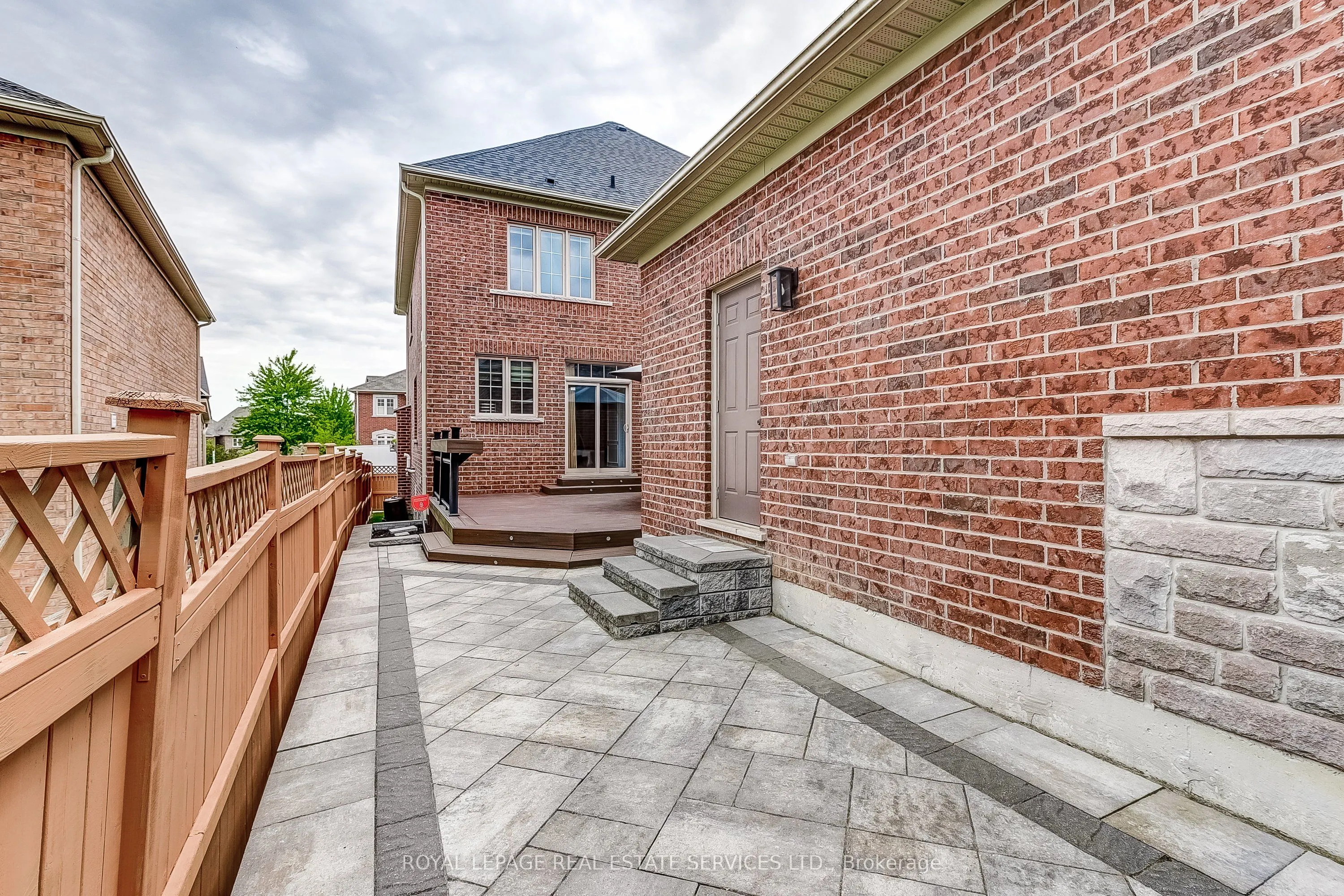 2 Pelister Drive