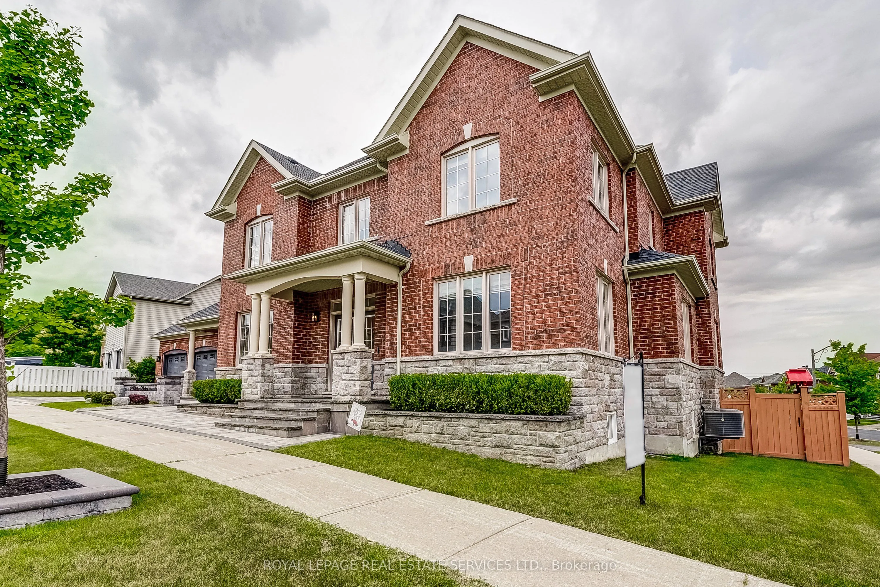 2 Pelister Drive