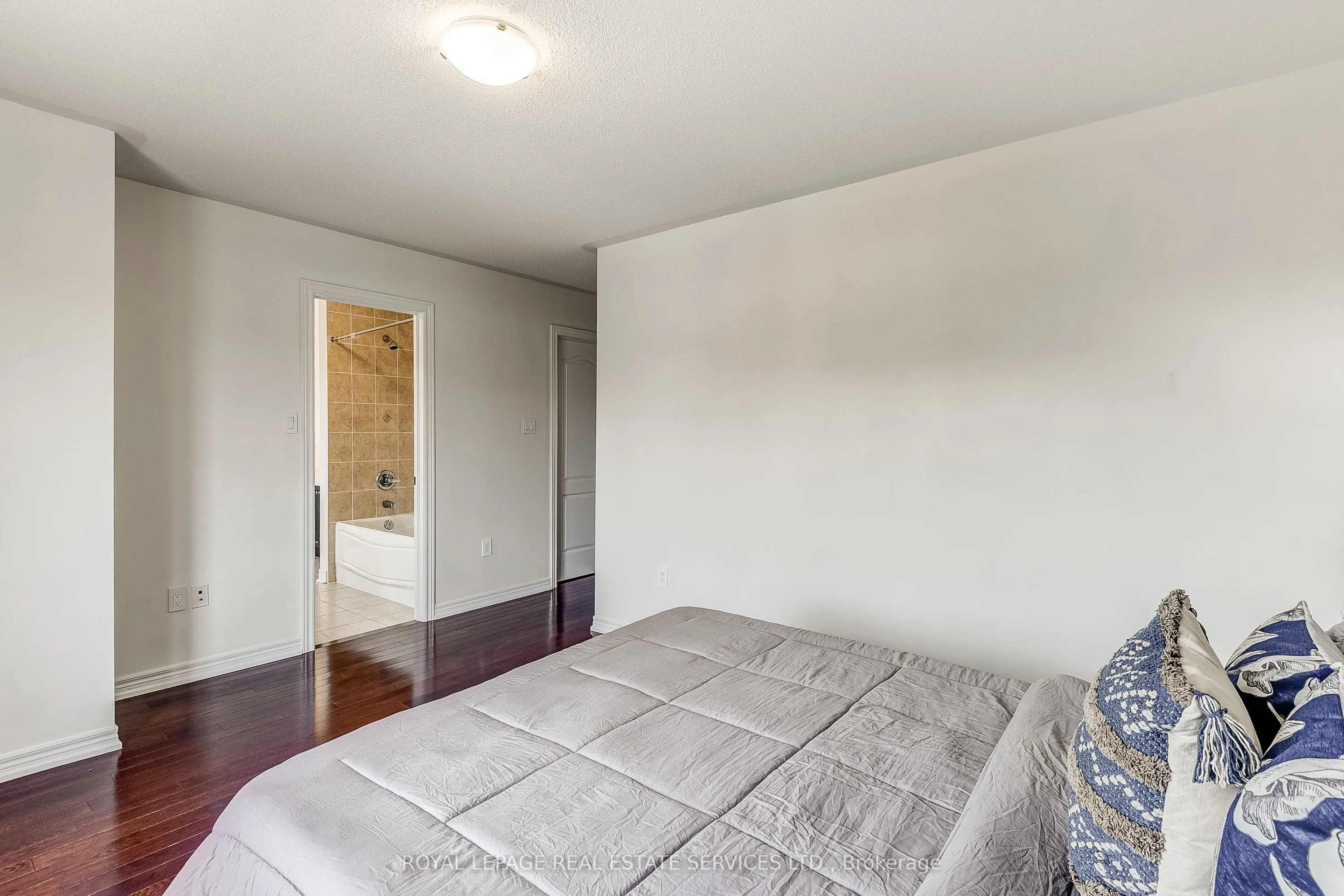 2 Pelister Drive