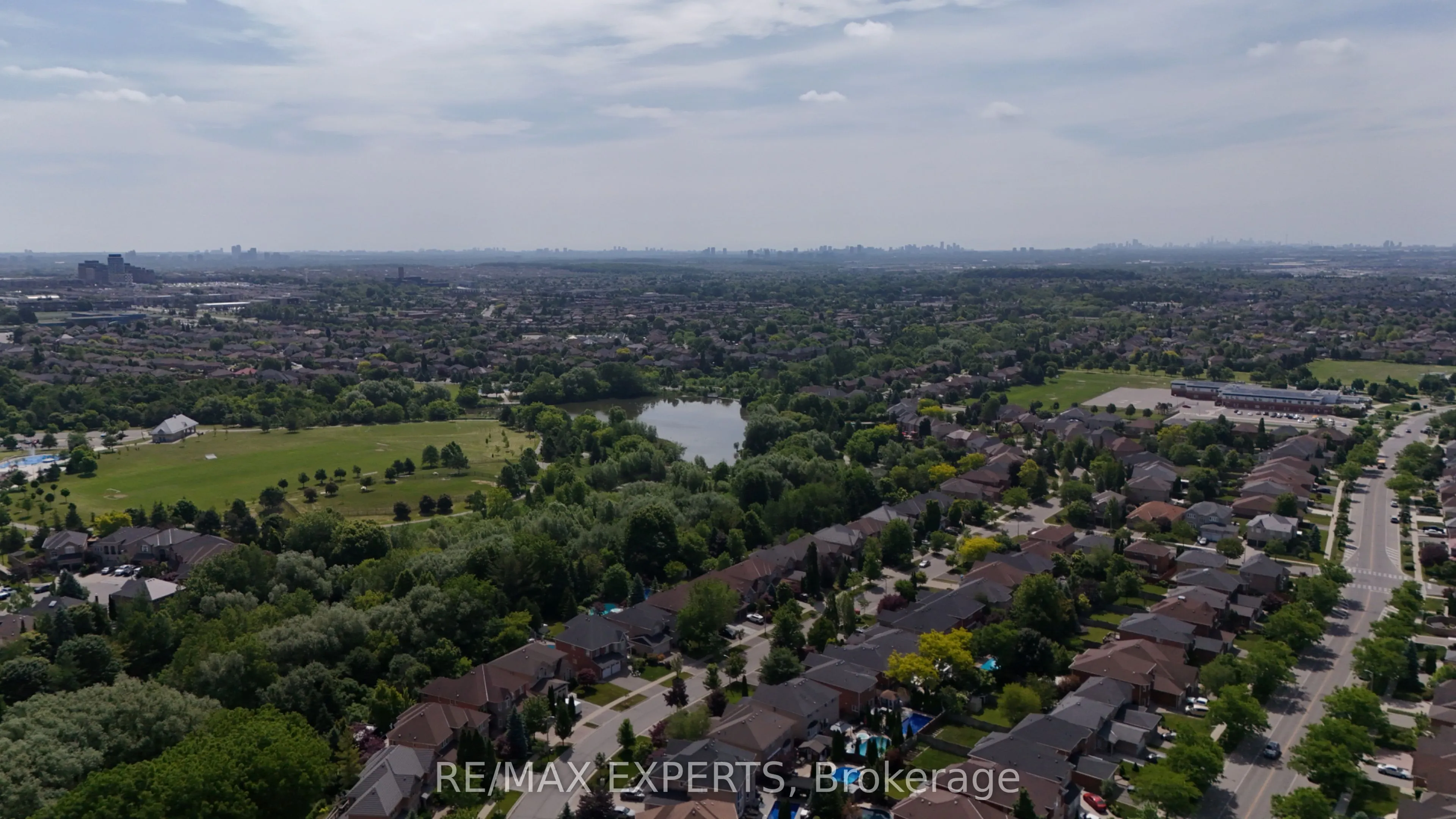 8 Pine Hollow Crescent