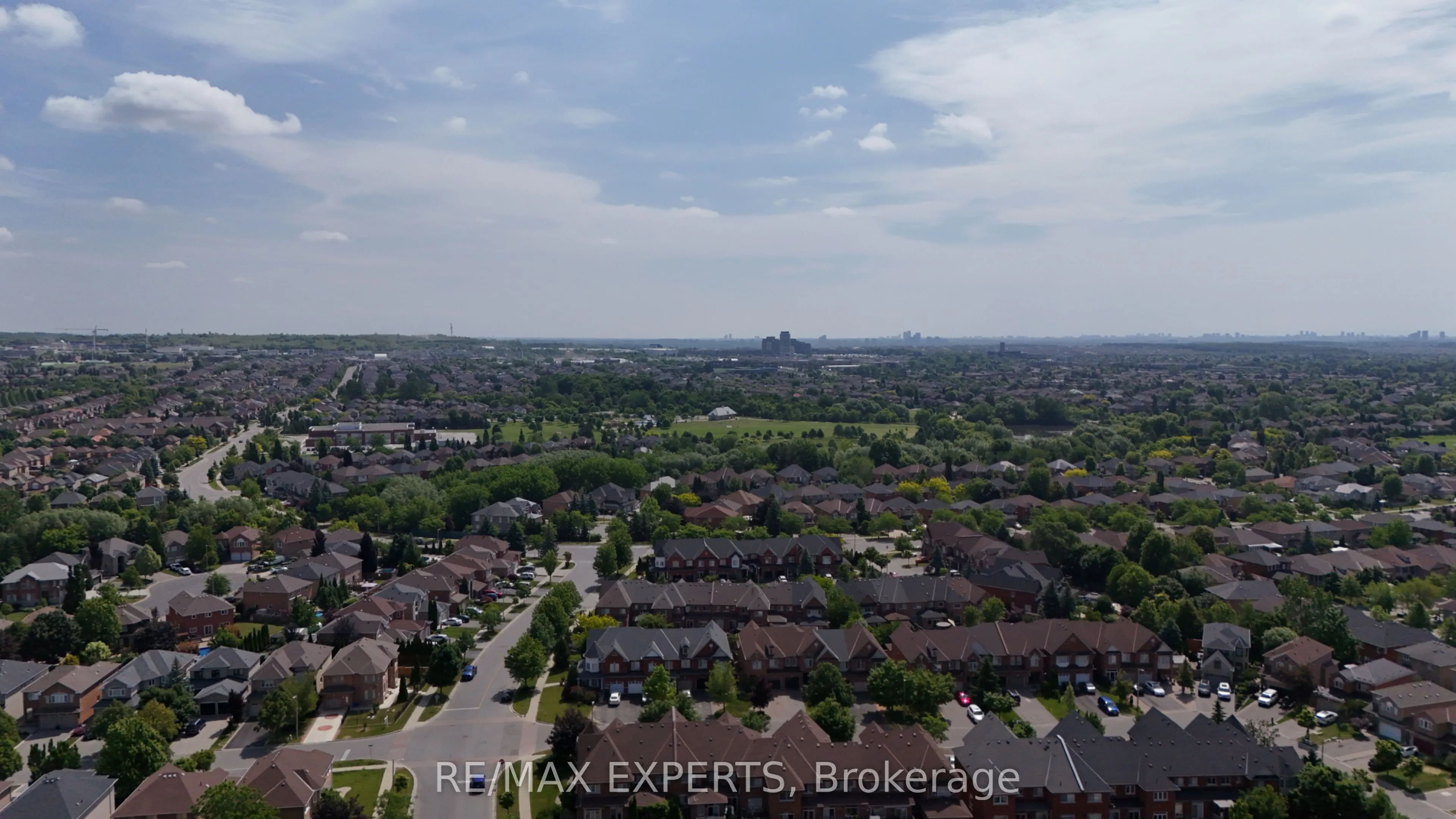 8 Pine Hollow Crescent