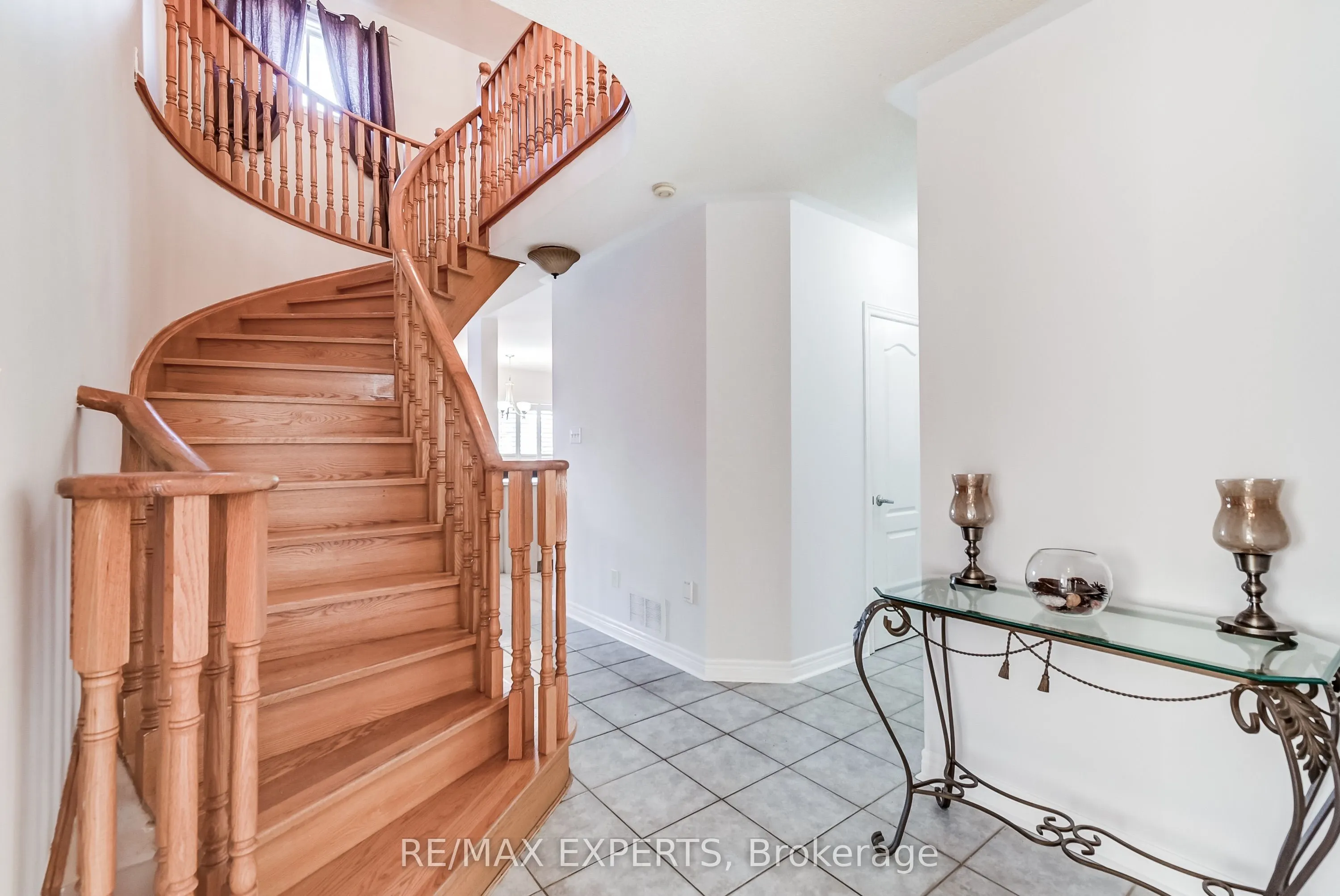 8 Pine Hollow Crescent