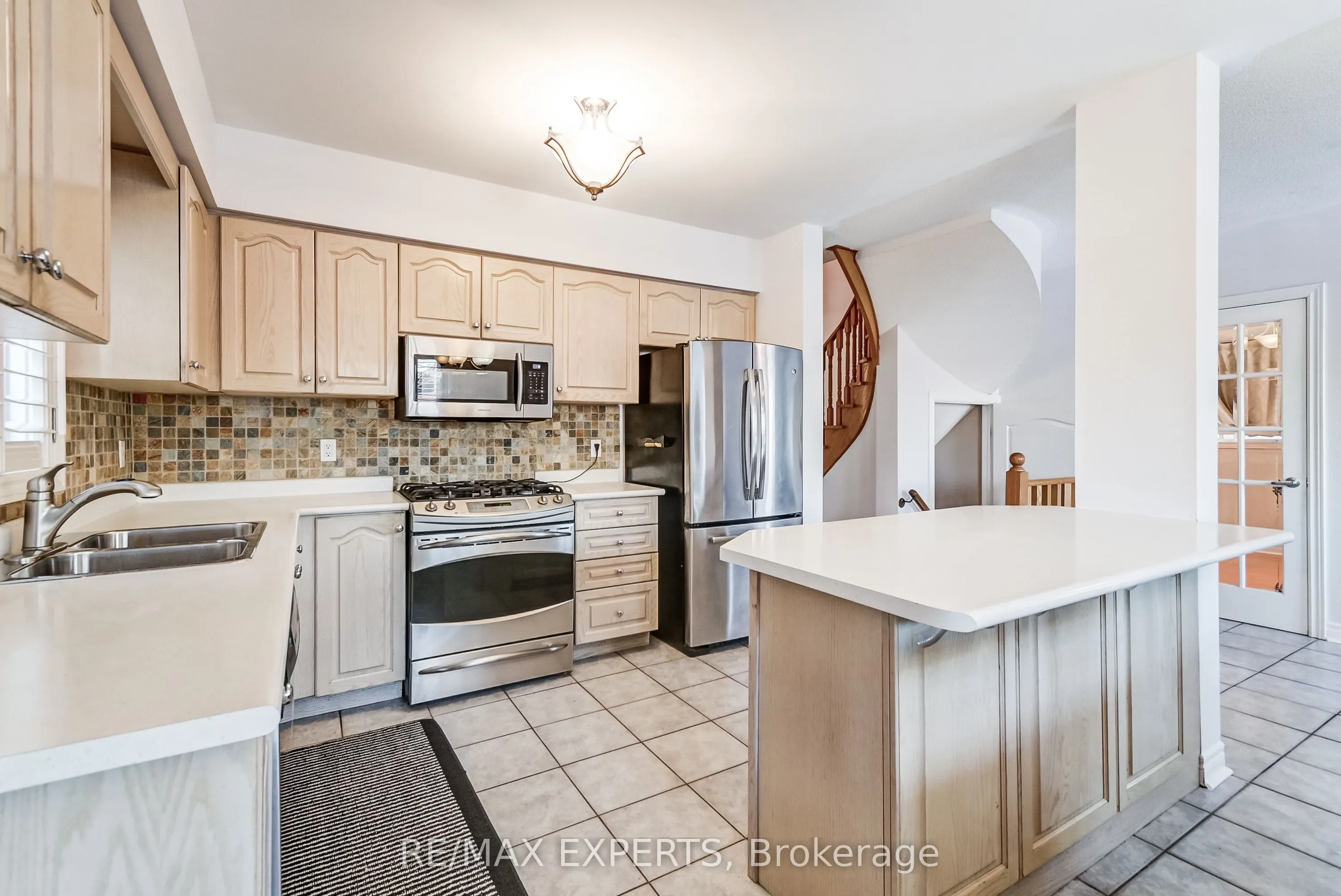 8 Pine Hollow Crescent
