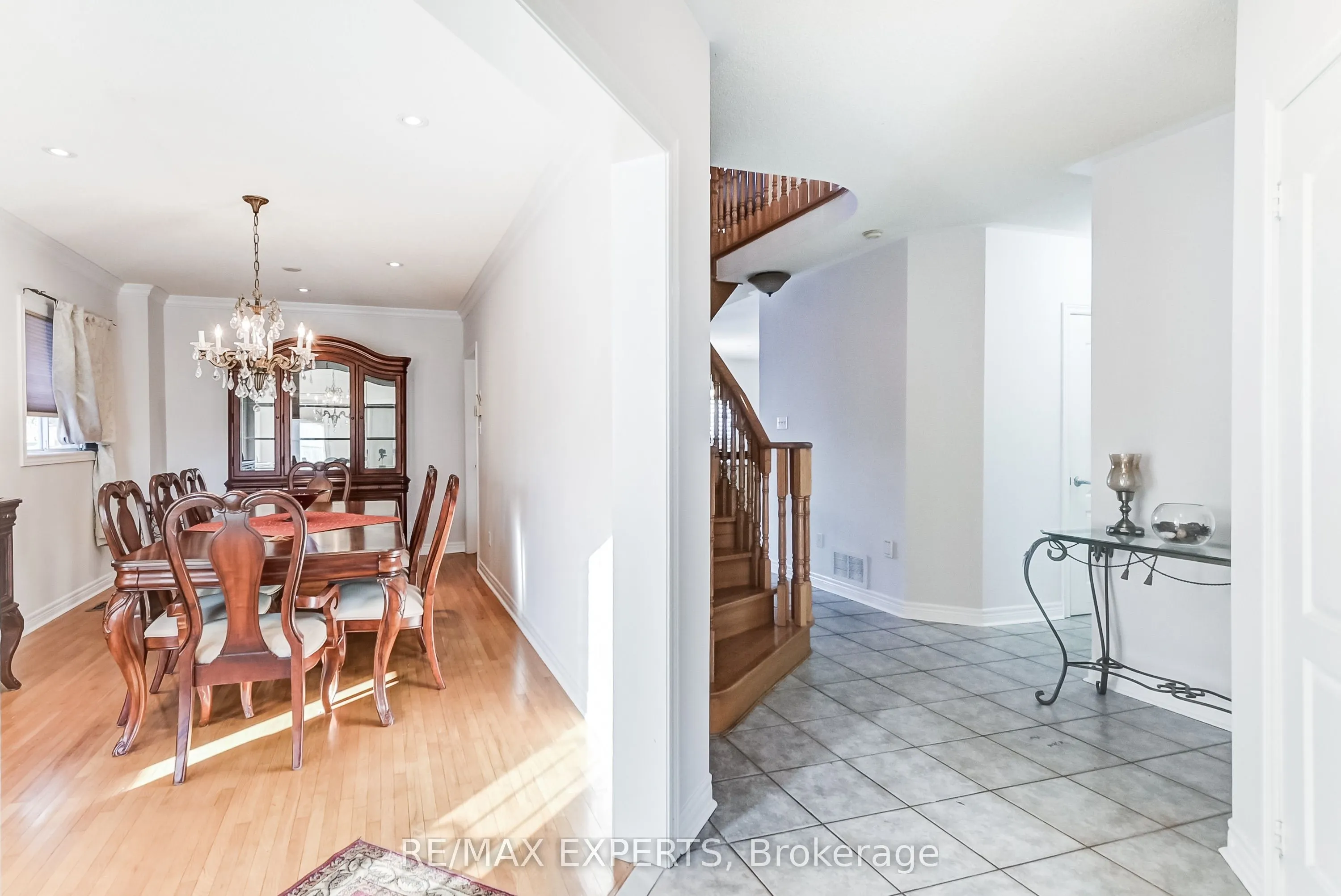 8 Pine Hollow Crescent