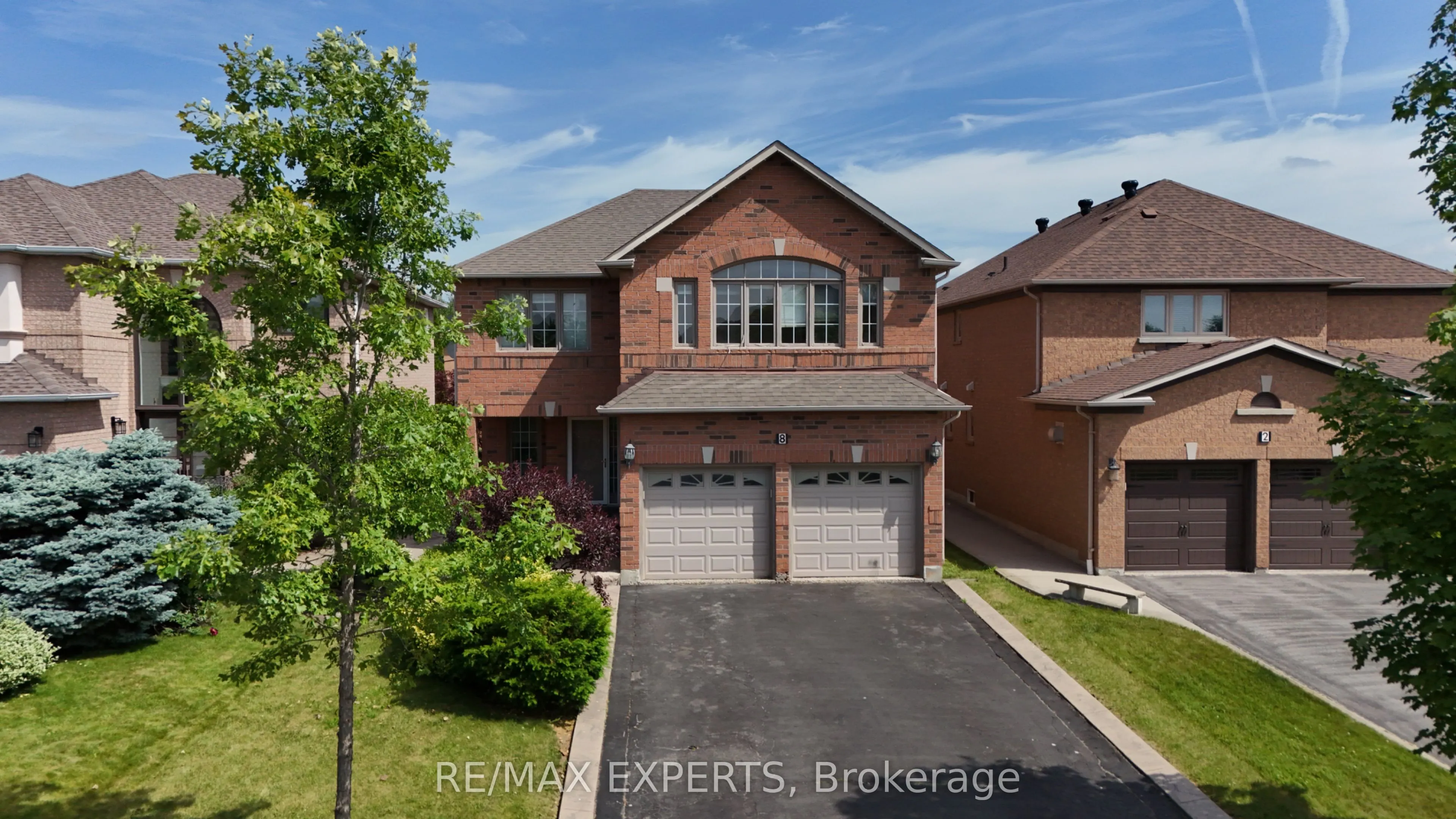 8 Pine Hollow Crescent