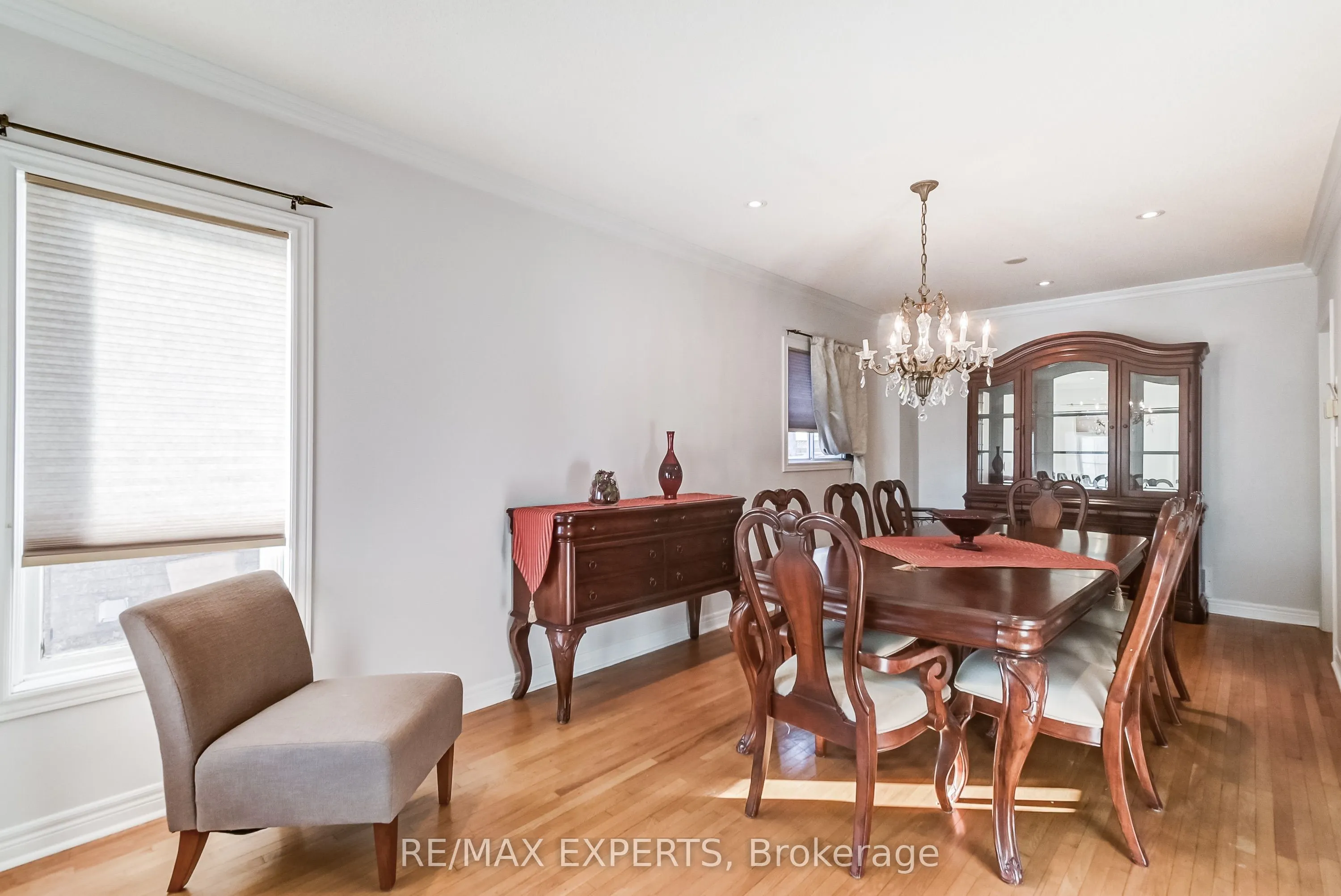 8 Pine Hollow Crescent