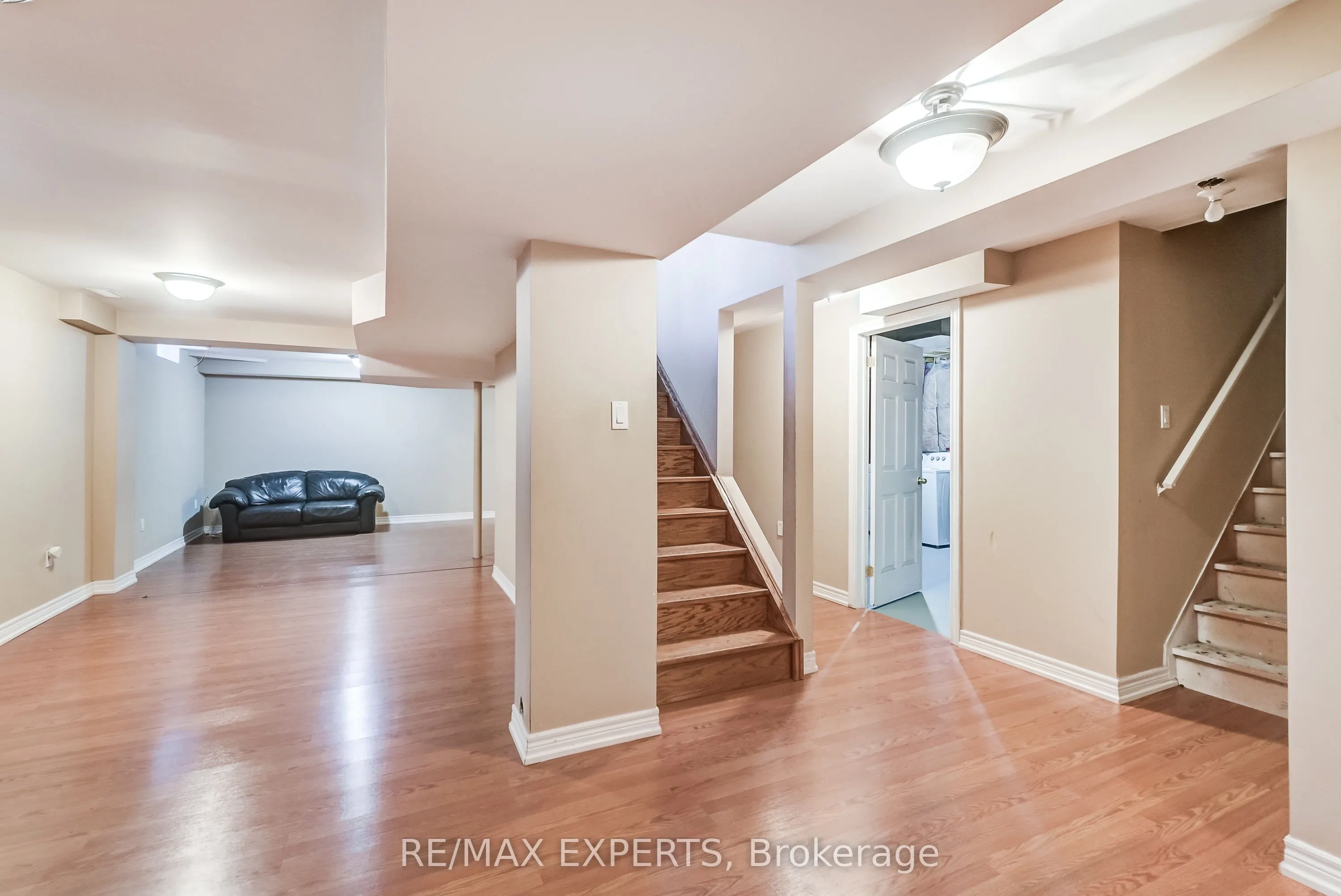 8 Pine Hollow Crescent