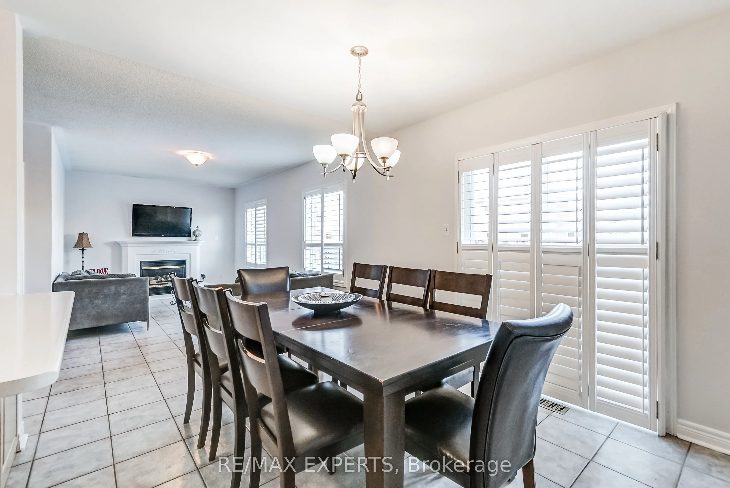 8 Pine Hollow Crescent