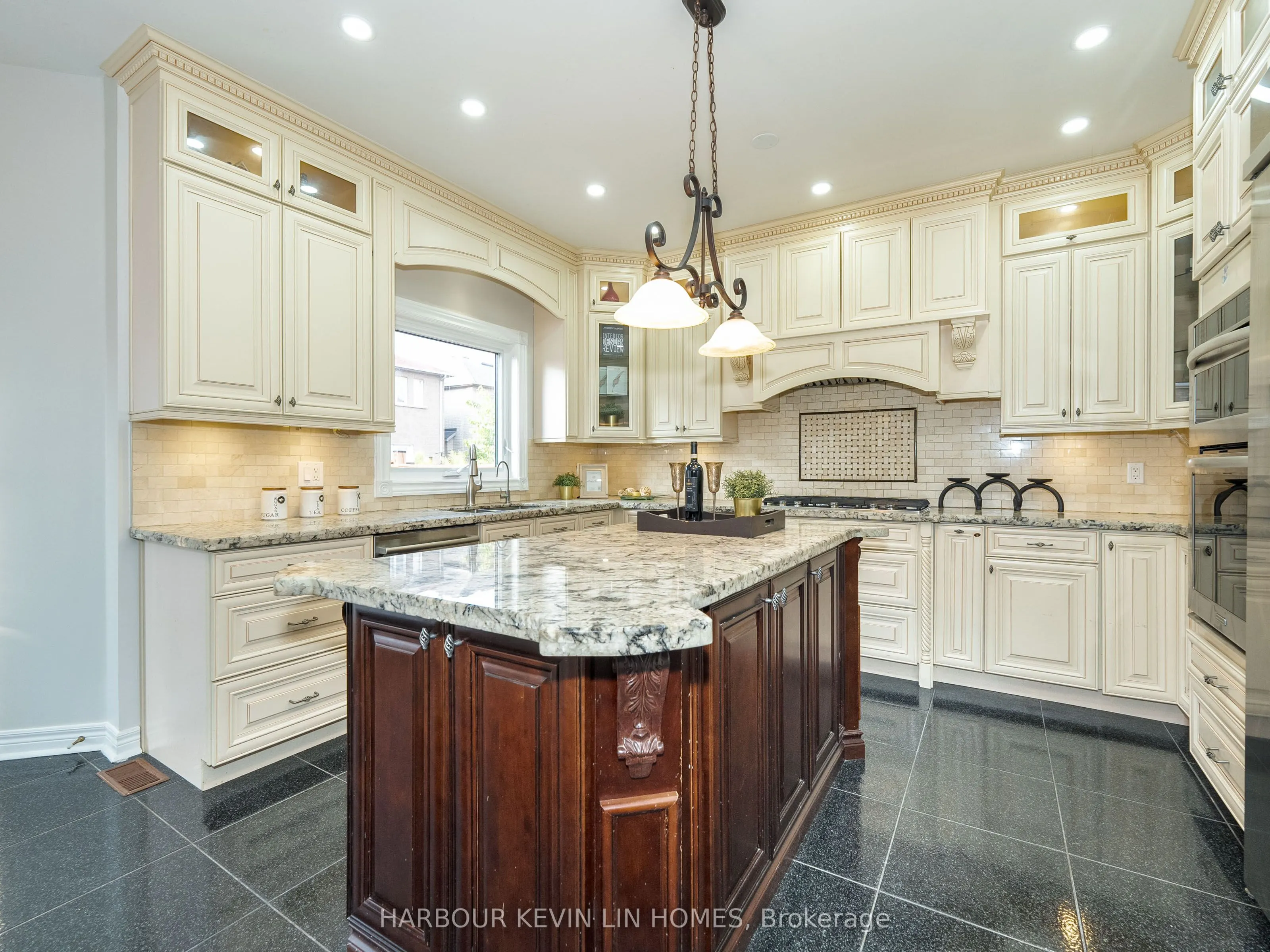 77 Kevi Crescent