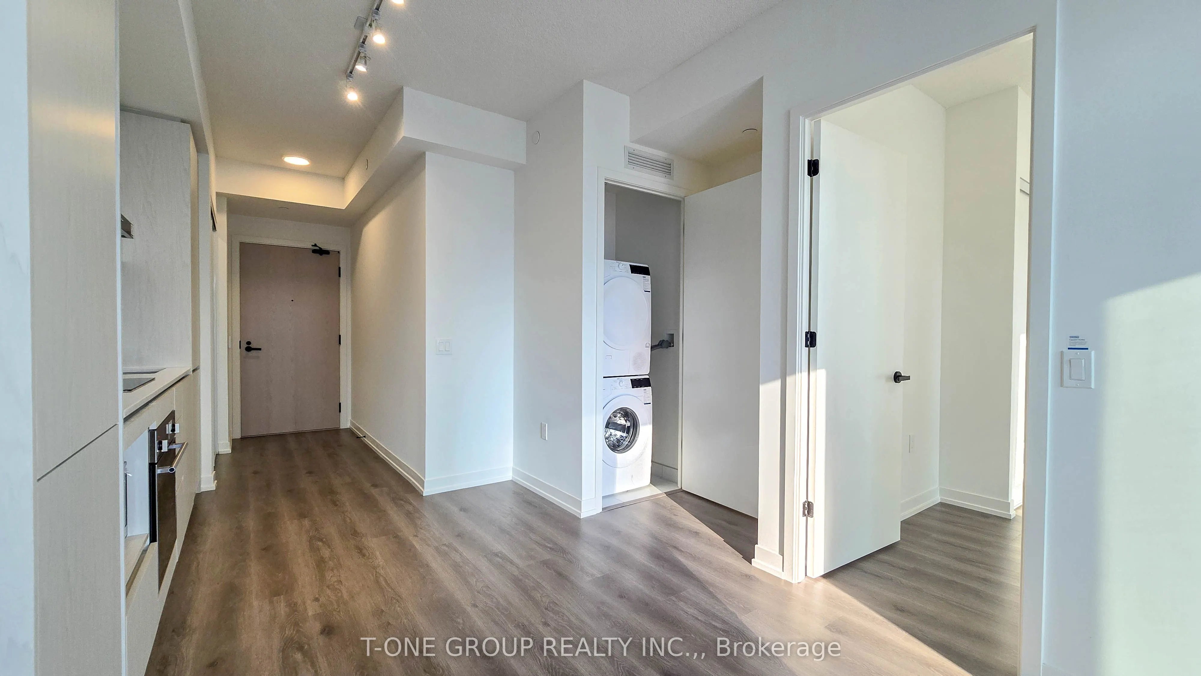 28 Interchange Way, #3001