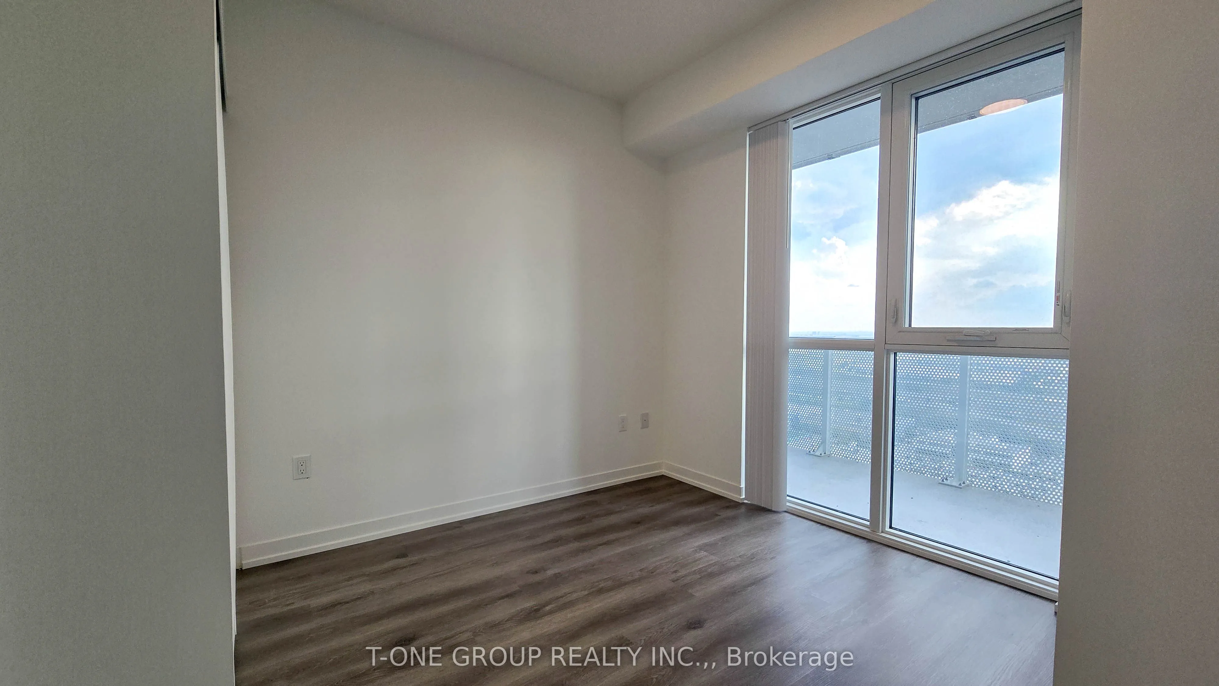 28 Interchange Way, #3001