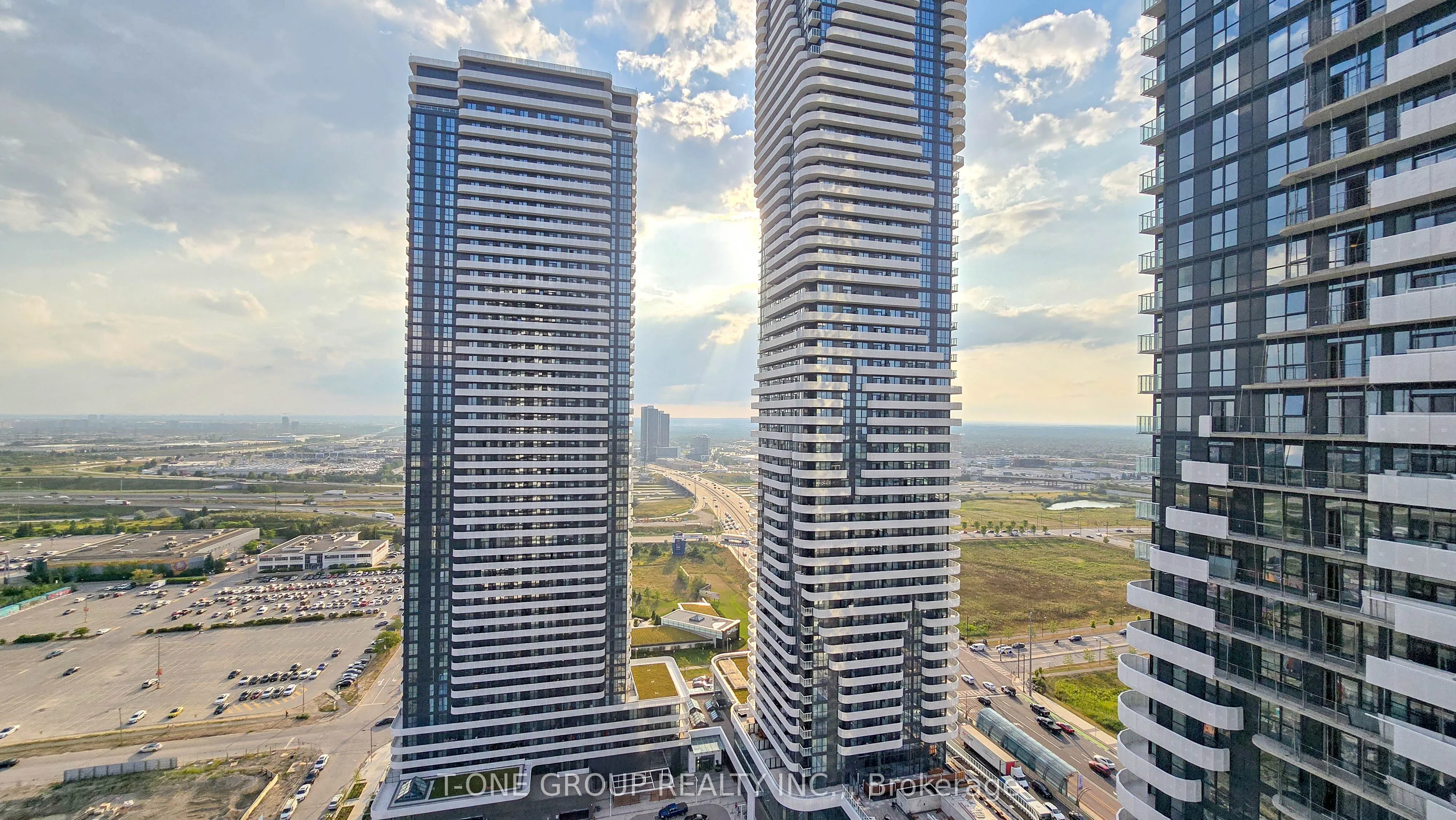 28 Interchange Way, #3001