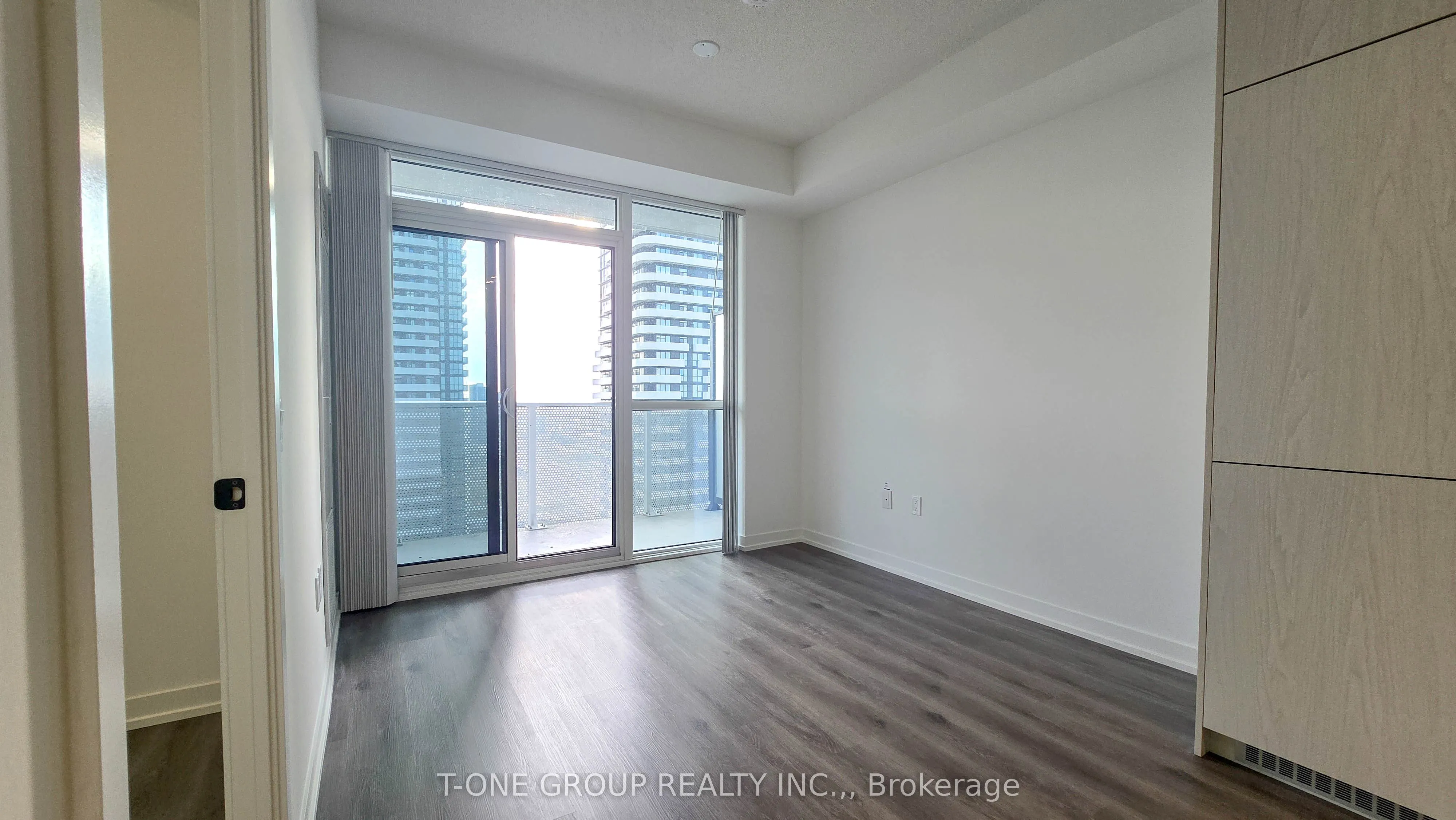28 Interchange Way, #3001